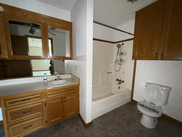 Single Family Residence For Sale in Montague County , 311 Shore Loop, Bellevue, Texas 76228, 3 Bedroom, 2 Bathroom, Garage spaces, 1,593 Sqft, built in 1986, mls#21349578, Real Estate Agent in Bellevue, Homes For Sale in Montague county, Homes For Sale in Bellevue, Realtor in Bellevue Texas, Real Estate Brokerage Independent Realty Texas, Luminita Cordes Realtor