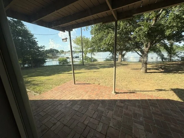 Single Family Residence For Sale in Montague County , 311 Shore Loop, Bellevue, Texas 76228, 3 Bedroom, 2 Bathroom, Garage spaces, 1,593 Sqft, built in 1986, mls#21349578, Real Estate Agent in Bellevue, Homes For Sale in Montague county, Homes For Sale in Bellevue, Realtor in Bellevue Texas, Real Estate Brokerage Independent Realty Texas, Luminita Cordes Realtor