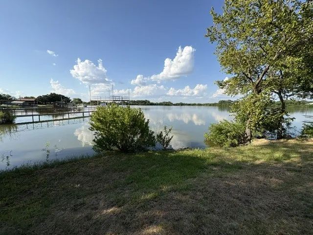 Single Family Residence For Sale in Montague County , 311 Shore Loop, Bellevue, Texas 76228, 3 Bedroom, 2 Bathroom, Garage spaces, 1,593 Sqft, built in 1986, mls#21349578, Real Estate Agent in Bellevue, Homes For Sale in Montague county, Homes For Sale in Bellevue, Realtor in Bellevue Texas, Real Estate Brokerage Independent Realty Texas, Luminita Cordes Realtor