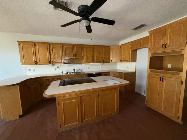 Single Family Residence For Sale in Montague County , 311 Shore Loop, Bellevue, Texas 76228, 3 Bedroom, 2 Bathroom, Garage spaces, 1,593 Sqft, built in 1986, mls#21349578, Real Estate Agent in Bellevue, Homes For Sale in Montague county, Homes For Sale in Bellevue, Realtor in Bellevue Texas, Real Estate Brokerage Independent Realty Texas, Luminita Cordes Realtor