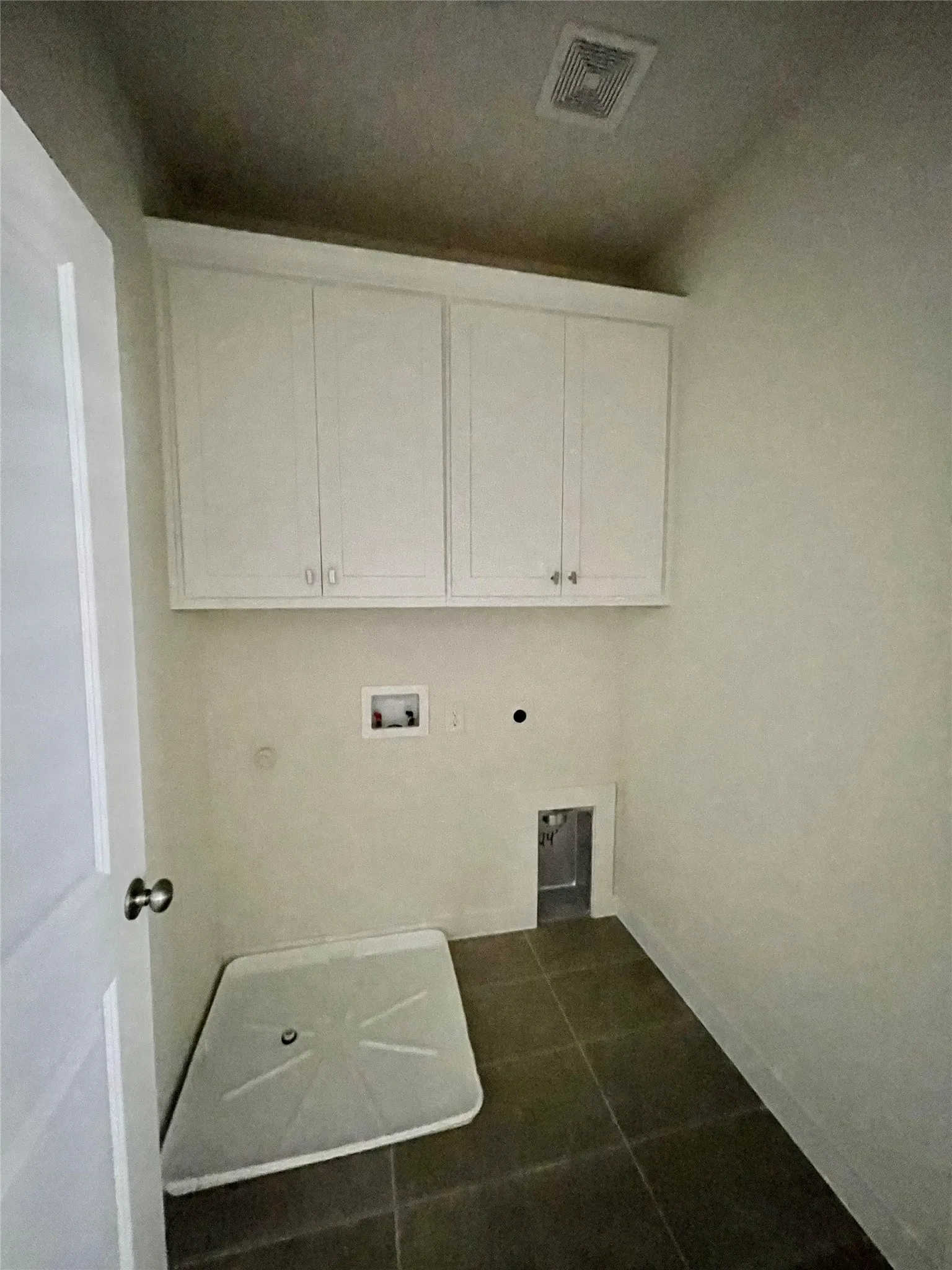 Townhouse For Rent in Tarrant County , 320 Spring Hill, Flower Mound, Texas 75028, 3 Bedroom, 3 Bathroom, 2 Garage spaces, 2,035 Sqft, built in 2021, Price $3,500, mls#21349581, Real Estate Agent in Flower Mound, Homes For Rent in Tarrant county, Homes For Rent in Flower Mound, Realtor in Flower Mound Texas, Real Estate Brokerage Independent Realty Texas, Luminita Cordes Realtor