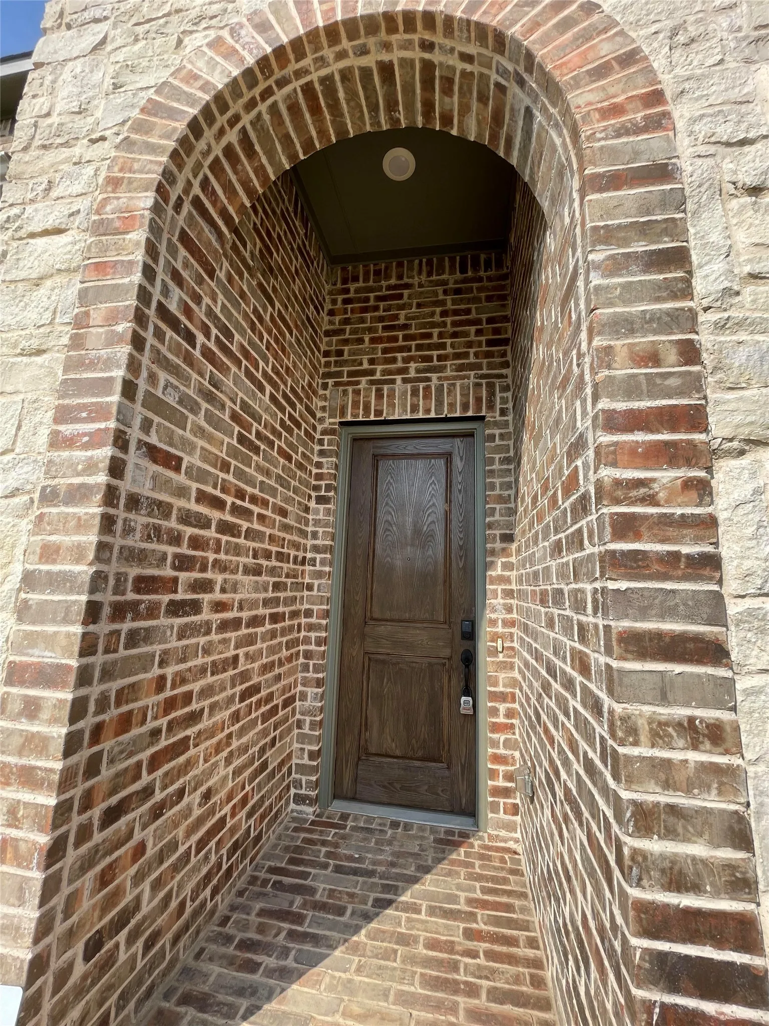 Townhouse For Rent in Tarrant County , 320 Spring Hill, Flower Mound, Texas 75028, 3 Bedroom, 3 Bathroom, 2 Garage spaces, 2,035 Sqft, built in 2021, Price $3,500, mls#21349581, Real Estate Agent in Flower Mound, Homes For Rent in Tarrant county, Homes For Rent in Flower Mound, Realtor in Flower Mound Texas, Real Estate Brokerage Independent Realty Texas, Luminita Cordes Realtor