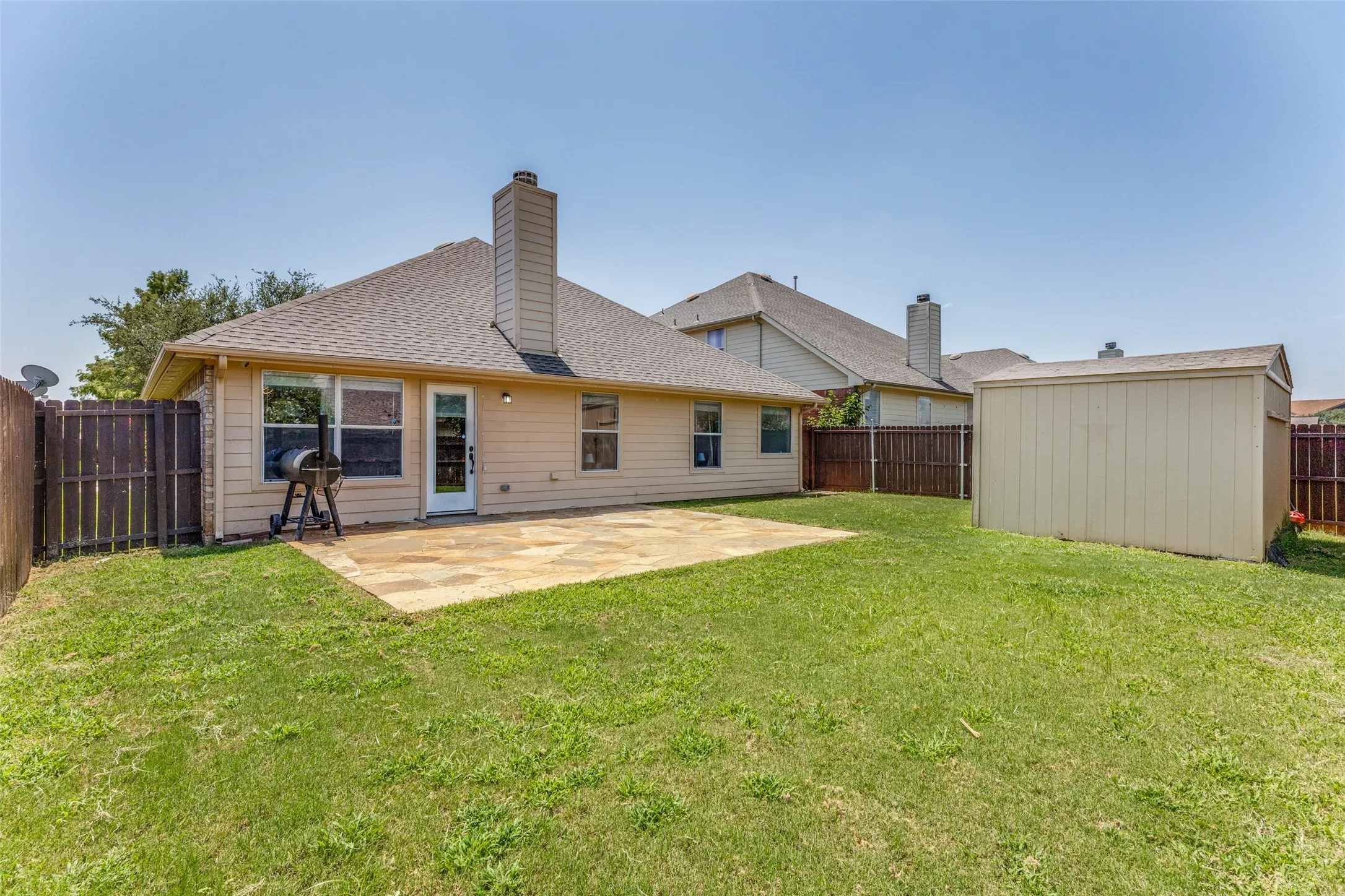 Single Family Residence For Sale in Tarrant County , 7045 Welshman Drive, Fort Worth, Texas 76137, 3 Bedroom, 2 Bathroom, 2 Garage spaces, 1,626 Sqft, built in 2006, mls#21348899, Real Estate Agent in Fort Worth, Homes For Sale in Tarrant county, Homes For Sale in Fort Worth, Realtor in Fort Worth Texas, Real Estate Brokerage Independent Realty Texas, Luminita Cordes Realtor