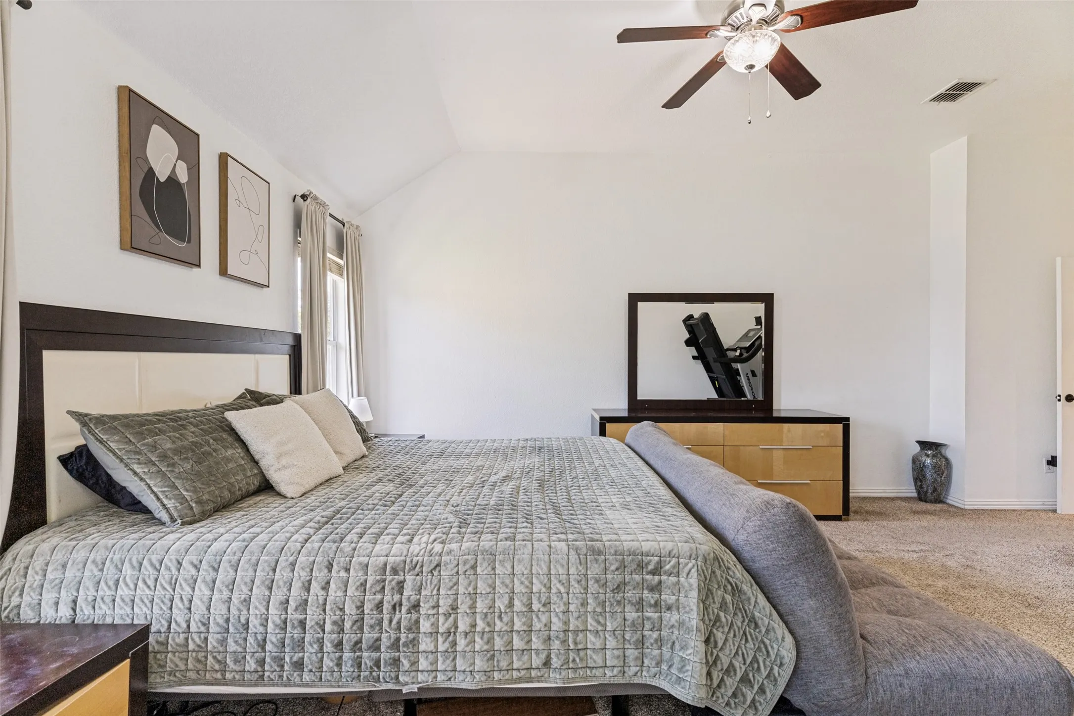 Single Family Residence For Sale in Tarrant County , 7045 Welshman Drive, Fort Worth, Texas 76137, 3 Bedroom, 2 Bathroom, 2 Garage spaces, 1,626 Sqft, built in 2006, mls#21348899, Real Estate Agent in Fort Worth, Homes For Sale in Tarrant county, Homes For Sale in Fort Worth, Realtor in Fort Worth Texas, Real Estate Brokerage Independent Realty Texas, Luminita Cordes Realtor