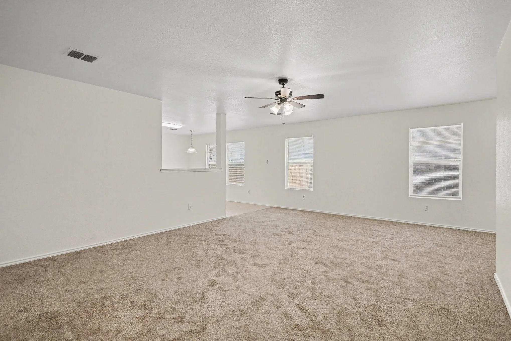 Single Family Residence For Sale in Denton County , 1817 Elk Lake Trail, Fort Worth, Texas 76247, 3 Bedroom, 2 Bathroom, 2 Garage spaces, 1,507 Sqft, built in 2006, mls#21346539, Real Estate Agent in Fort Worth, Homes For Sale in Denton county, Homes For Sale in Fort Worth, Realtor in Fort Worth Texas, Real Estate Brokerage Independent Realty Texas, Luminita Cordes Realtor