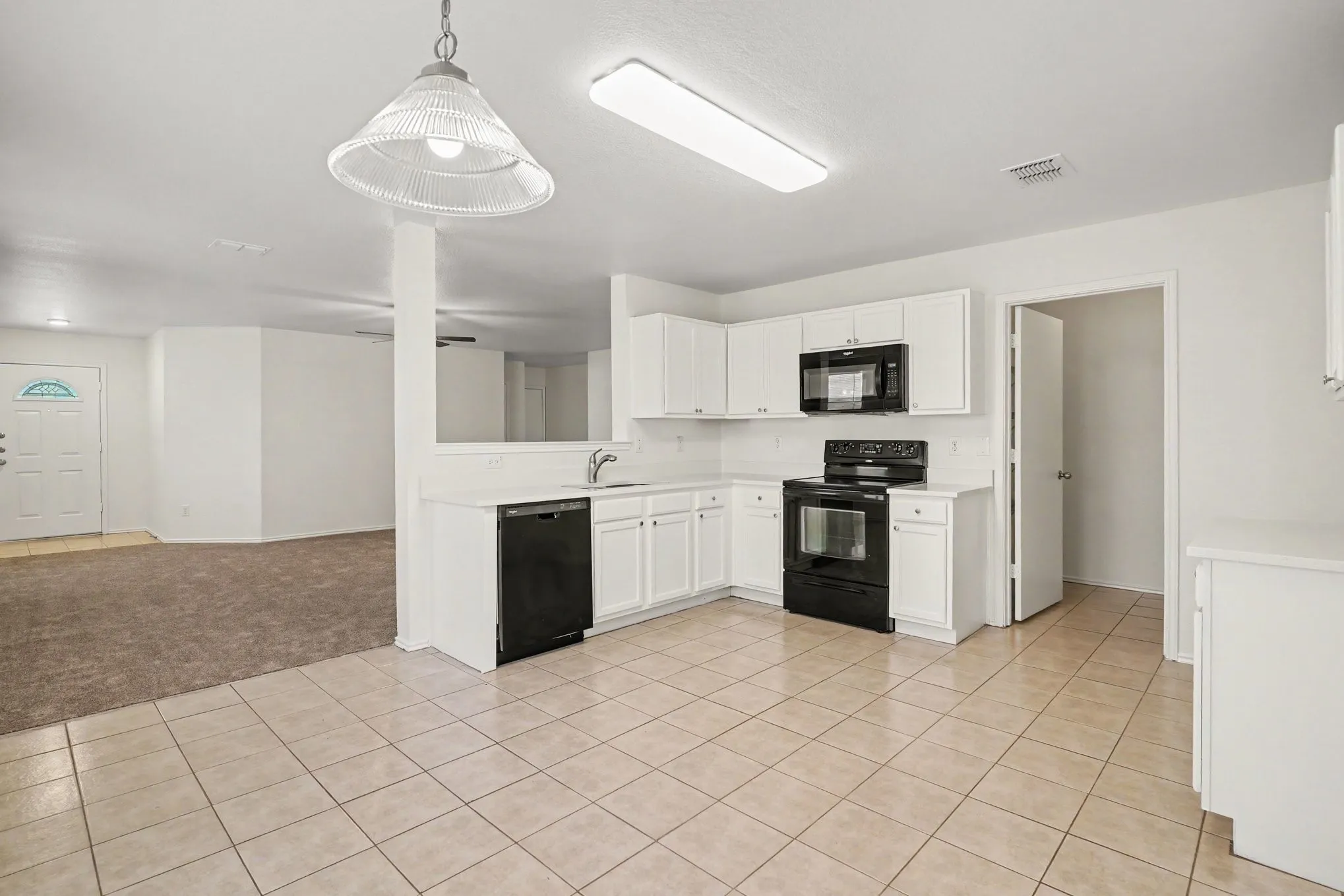 Single Family Residence For Sale in Denton County , 1817 Elk Lake Trail, Fort Worth, Texas 76247, 3 Bedroom, 2 Bathroom, 2 Garage spaces, 1,507 Sqft, built in 2006, mls#21346539, Real Estate Agent in Fort Worth, Homes For Sale in Denton county, Homes For Sale in Fort Worth, Realtor in Fort Worth Texas, Real Estate Brokerage Independent Realty Texas, Luminita Cordes Realtor