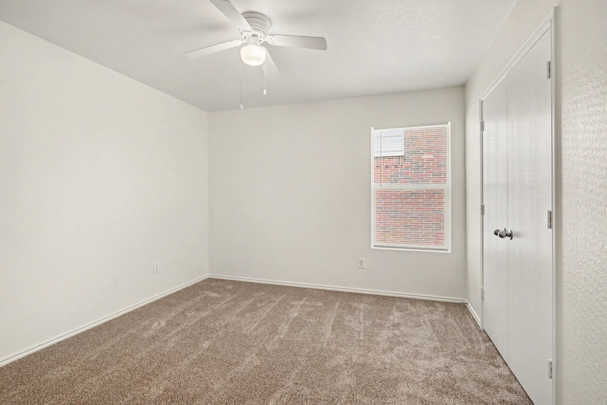 Single Family Residence For Sale in Denton County , 1817 Elk Lake Trail, Fort Worth, Texas 76247, 3 Bedroom, 2 Bathroom, 2 Garage spaces, 1,507 Sqft, built in 2006, mls#21346539, Real Estate Agent in Fort Worth, Homes For Sale in Denton county, Homes For Sale in Fort Worth, Realtor in Fort Worth Texas, Real Estate Brokerage Independent Realty Texas, Luminita Cordes Realtor