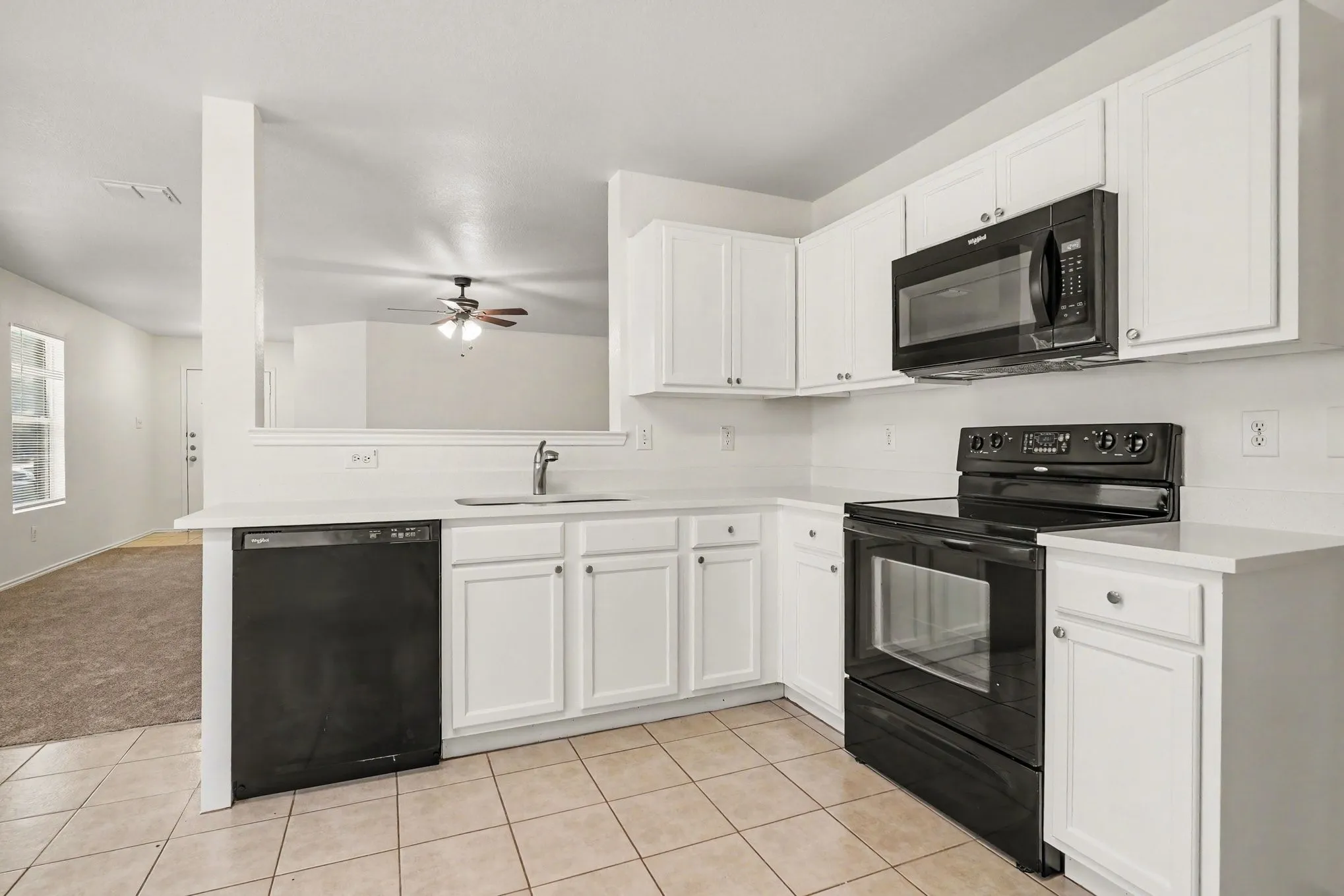 Single Family Residence For Sale in Denton County , 1817 Elk Lake Trail, Fort Worth, Texas 76247, 3 Bedroom, 2 Bathroom, 2 Garage spaces, 1,507 Sqft, built in 2006, mls#21346539, Real Estate Agent in Fort Worth, Homes For Sale in Denton county, Homes For Sale in Fort Worth, Realtor in Fort Worth Texas, Real Estate Brokerage Independent Realty Texas, Luminita Cordes Realtor