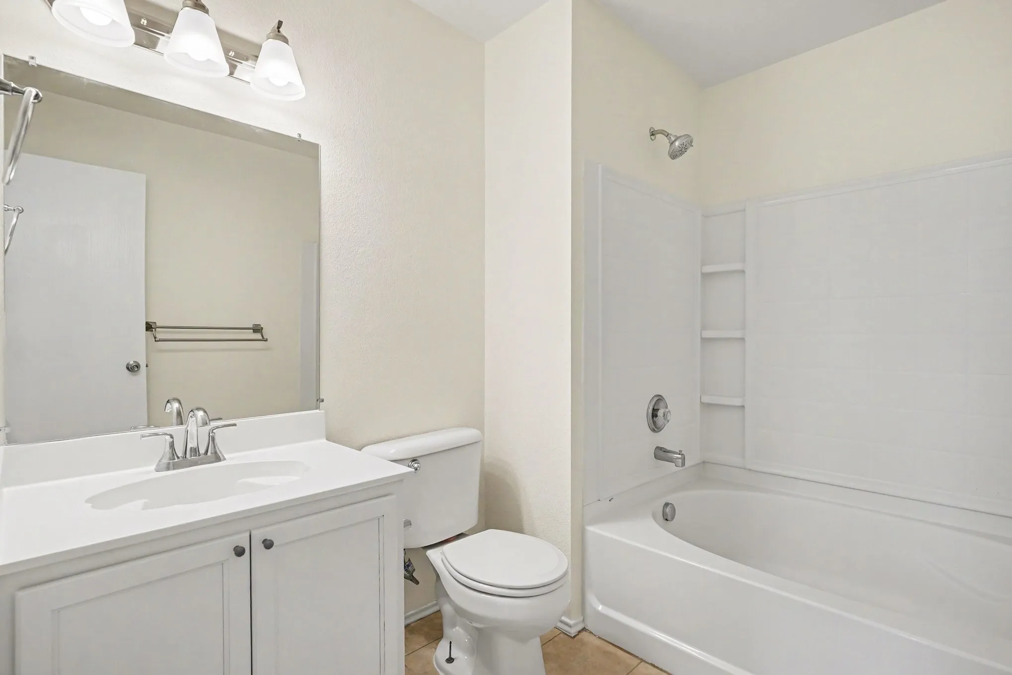 Single Family Residence For Sale in Denton County , 1817 Elk Lake Trail, Fort Worth, Texas 76247, 3 Bedroom, 2 Bathroom, 2 Garage spaces, 1,507 Sqft, built in 2006, mls#21346539, Real Estate Agent in Fort Worth, Homes For Sale in Denton county, Homes For Sale in Fort Worth, Realtor in Fort Worth Texas, Real Estate Brokerage Independent Realty Texas, Luminita Cordes Realtor