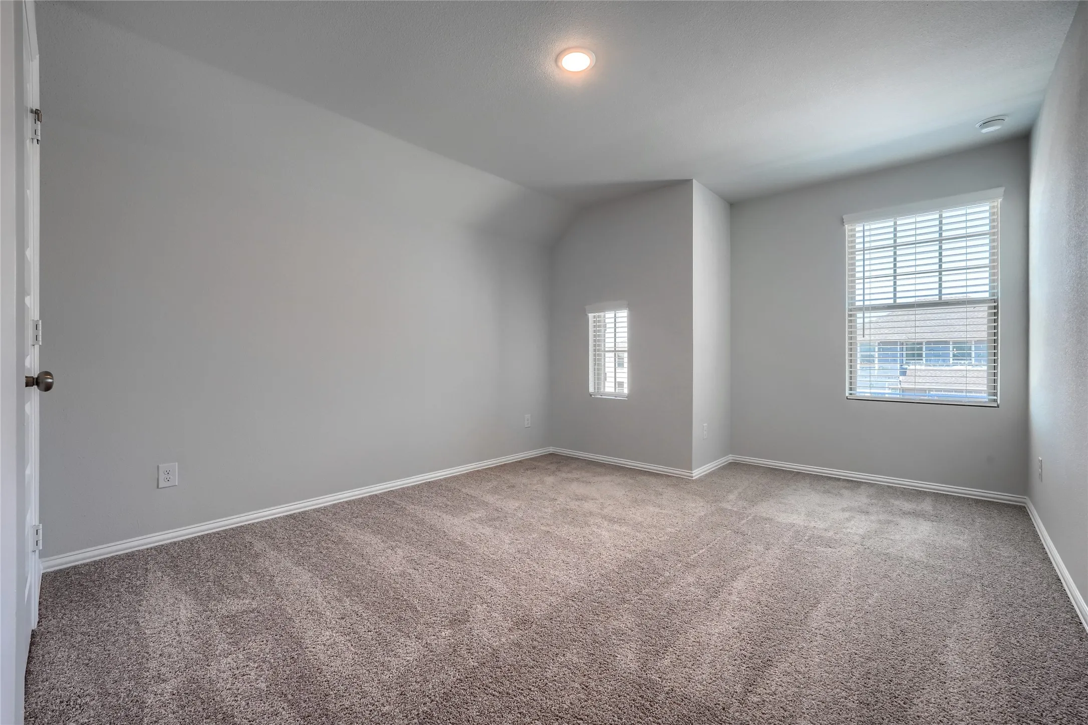 Single Family Residence For Rent in Grayson County , 513 BROOK VIEW Drive, Van Alstyne, Texas 75495, 5 Bedroom, 3 Bathroom, 2 Garage spaces, 2,908 Sqft, built in 2024, mls#21349605, Real Estate Agent in Van Alstyne, Homes For Rent in Grayson county, Homes For Rent in Van Alstyne, Realtor in Van Alstyne Texas, Real Estate Brokerage Independent Realty Texas, Luminita Cordes Realtor