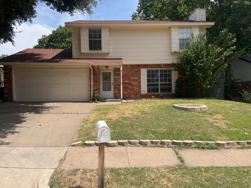 Single Family Residence For Rent in Tarrant County , 6513 Westridge Drive, Watauga, Texas 76148, 3 Bedroom, 3 Bathroom, 2 Garage spaces, 1,367 Sqft, built in 1980, mls#21349610, Real Estate Agent in Watauga, Homes For Rent in Tarrant county, Homes For Rent in Watauga, Realtor in Watauga Texas, Real Estate Brokerage Independent Realty Texas, Luminita Cordes Realtor