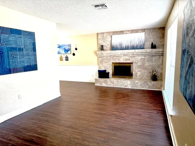 Single Family Residence For Rent in Tarrant County , 6513 Westridge Drive, Watauga, Texas 76148, 3 Bedroom, 3 Bathroom, 2 Garage spaces, 1,367 Sqft, built in 1980, mls#21349610, Real Estate Agent in Watauga, Homes For Rent in Tarrant county, Homes For Rent in Watauga, Realtor in Watauga Texas, Real Estate Brokerage Independent Realty Texas, Luminita Cordes Realtor