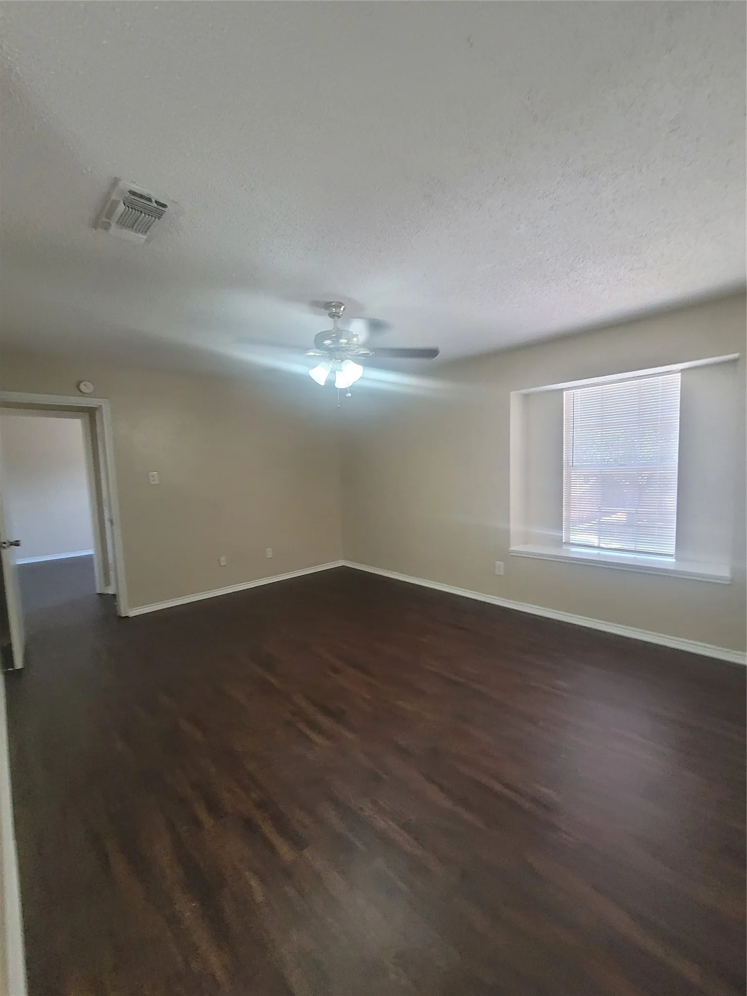 Single Family Residence For Rent in Tarrant County , 6513 Westridge Drive, Watauga, Texas 76148, 3 Bedroom, 3 Bathroom, 2 Garage spaces, 1,367 Sqft, built in 1980, mls#21349610, Real Estate Agent in Watauga, Homes For Rent in Tarrant county, Homes For Rent in Watauga, Realtor in Watauga Texas, Real Estate Brokerage Independent Realty Texas, Luminita Cordes Realtor
