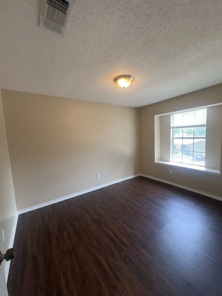 Single Family Residence For Rent in Tarrant County , 6513 Westridge Drive, Watauga, Texas 76148, 3 Bedroom, 3 Bathroom, 2 Garage spaces, 1,367 Sqft, built in 1980, mls#21349610, Real Estate Agent in Watauga, Homes For Rent in Tarrant county, Homes For Rent in Watauga, Realtor in Watauga Texas, Real Estate Brokerage Independent Realty Texas, Luminita Cordes Realtor
