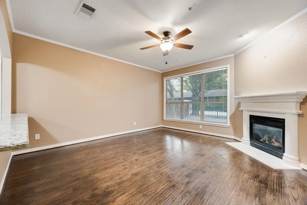 Townhouse For Sale in Collin County , 317 Gershwin Way, Mc Kinney, Texas 75072, 4 Bedroom, 4 Bathroom, 2 Garage spaces, 2,715 Sqft, built in 2003, mls#21348279, Real Estate Agent in Mc Kinney, Homes For Sale in Collin county, Homes For Sale in Mc Kinney, Realtor in Mc Kinney Texas, Real Estate Brokerage Independent Realty Texas, Luminita Cordes Realtor