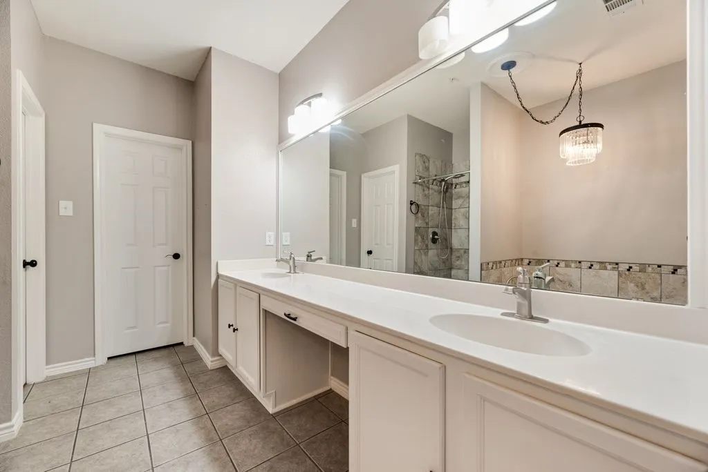 Townhouse For Sale in Collin County , 317 Gershwin Way, Mc Kinney, Texas 75072, 4 Bedroom, 4 Bathroom, 2 Garage spaces, 2,715 Sqft, built in 2003, mls#21348279, Real Estate Agent in Mc Kinney, Homes For Sale in Collin county, Homes For Sale in Mc Kinney, Realtor in Mc Kinney Texas, Real Estate Brokerage Independent Realty Texas, Luminita Cordes Realtor