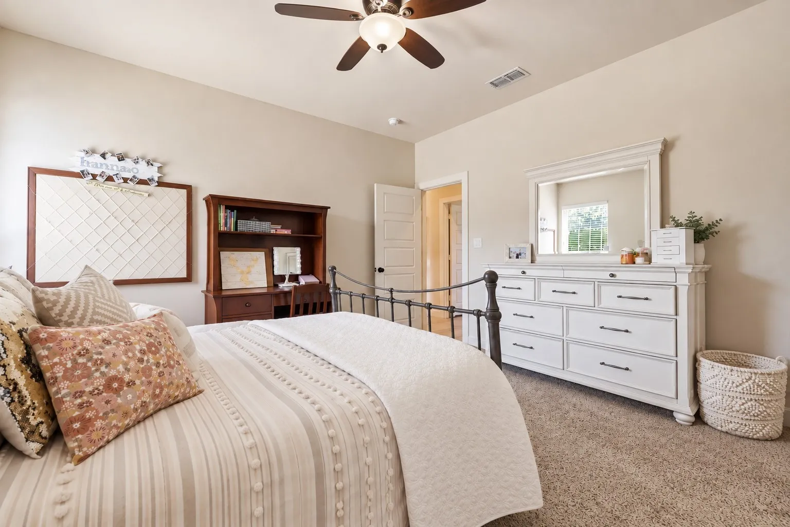 Single Family Residence For Sale in Denton County , 2782 Rock Hill Road, Aubrey, Texas 76227, 3 Bedroom, 3 Bathroom, 5 Garage spaces, 3,127 Sqft, built in 2018, mls#21334682, Real Estate Agent in Aubrey, Homes For Sale in Denton county, Homes For Sale in Aubrey, Realtor in Aubrey Texas, Real Estate Brokerage Independent Realty Texas, Luminita Cordes Realtor