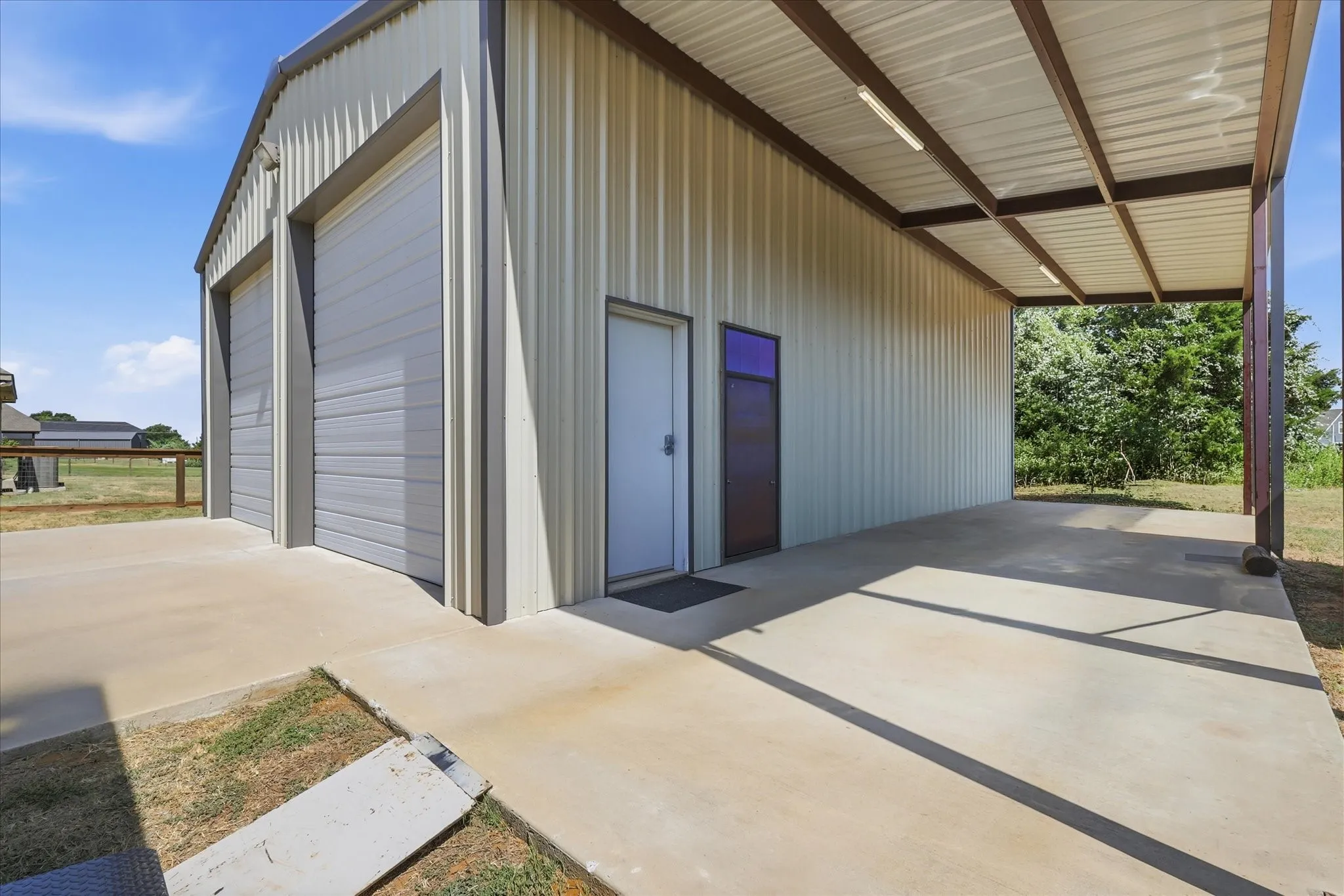 Single Family Residence For Sale in Denton County , 2782 Rock Hill Road, Aubrey, Texas 76227, 3 Bedroom, 3 Bathroom, 5 Garage spaces, 3,127 Sqft, built in 2018, mls#21334682, Real Estate Agent in Aubrey, Homes For Sale in Denton county, Homes For Sale in Aubrey, Realtor in Aubrey Texas, Real Estate Brokerage Independent Realty Texas, Luminita Cordes Realtor