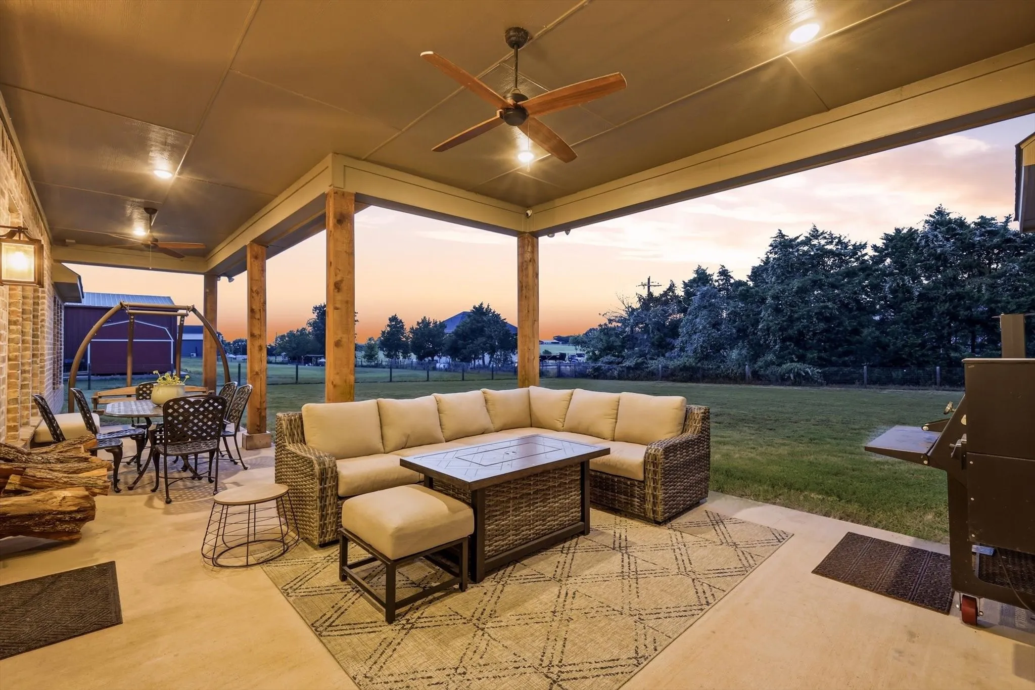 Single Family Residence For Sale in Denton County , 2782 Rock Hill Road, Aubrey, Texas 76227, 3 Bedroom, 3 Bathroom, 5 Garage spaces, 3,127 Sqft, built in 2018, mls#21334682, Real Estate Agent in Aubrey, Homes For Sale in Denton county, Homes For Sale in Aubrey, Realtor in Aubrey Texas, Real Estate Brokerage Independent Realty Texas, Luminita Cordes Realtor