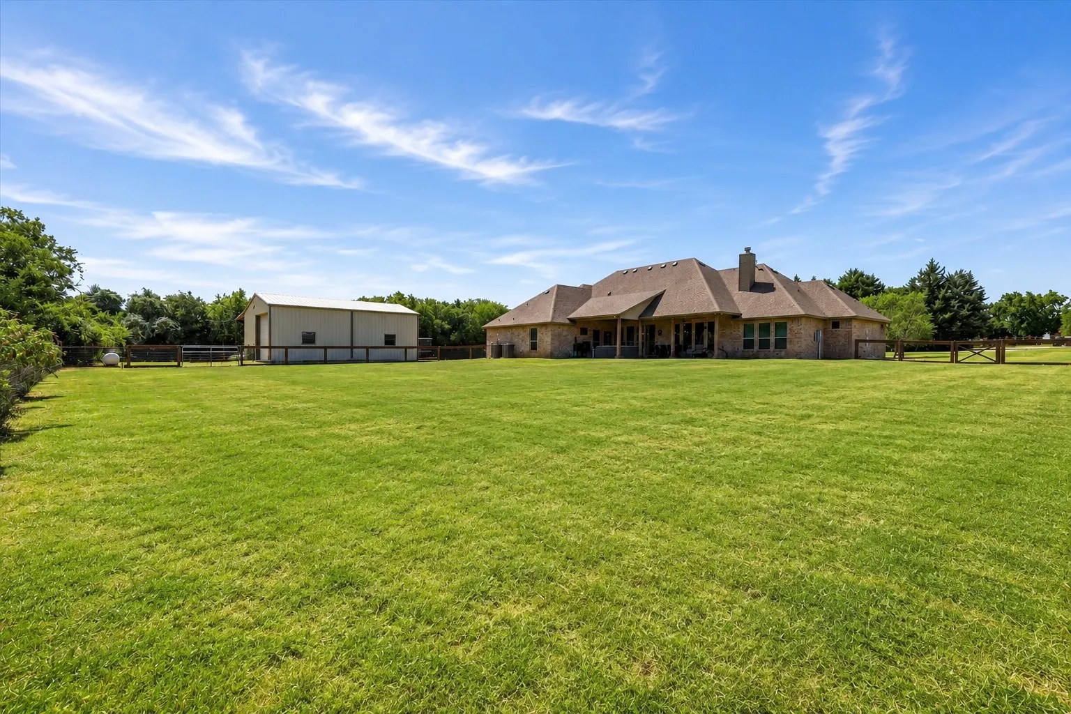 Single Family Residence For Sale in Denton County , 2782 Rock Hill Road, Aubrey, Texas 76227, 3 Bedroom, 3 Bathroom, 5 Garage spaces, 3,127 Sqft, built in 2018, mls#21334682, Real Estate Agent in Aubrey, Homes For Sale in Denton county, Homes For Sale in Aubrey, Realtor in Aubrey Texas, Real Estate Brokerage Independent Realty Texas, Luminita Cordes Realtor