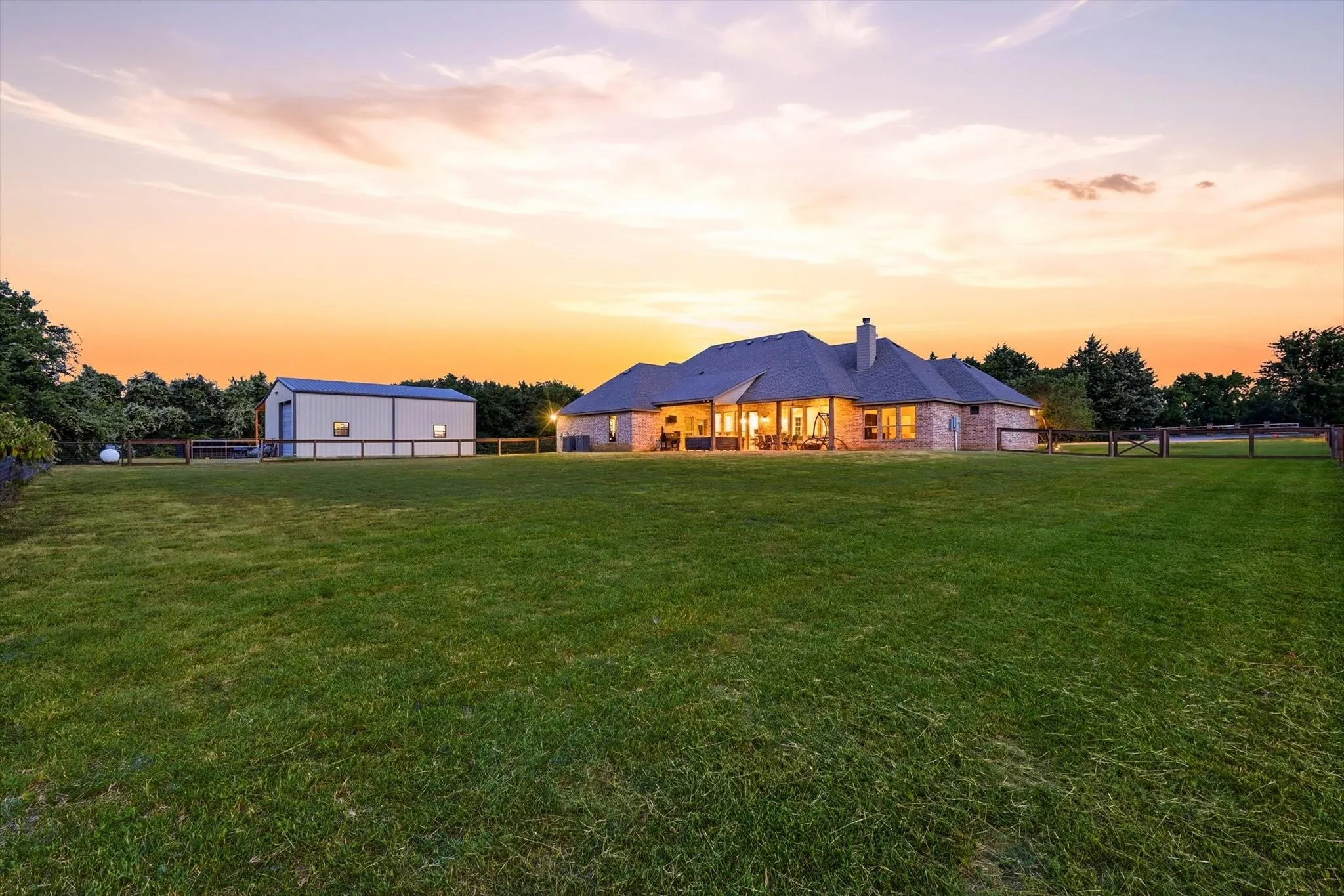 Single Family Residence For Sale in Denton County , 2782 Rock Hill Road, Aubrey, Texas 76227, 3 Bedroom, 3 Bathroom, 5 Garage spaces, 3,127 Sqft, built in 2018, mls#21334682, Real Estate Agent in Aubrey, Homes For Sale in Denton county, Homes For Sale in Aubrey, Realtor in Aubrey Texas, Real Estate Brokerage Independent Realty Texas, Luminita Cordes Realtor