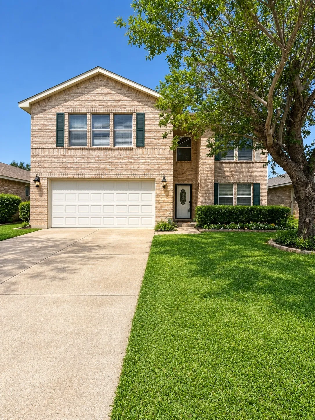 Single Family Residence For Rent in Tarrant County , 8712 Hunters Creek Drive, Fort Worth, Texas 76123, 5 Bedroom, 3 Bathroom, 2 Garage spaces, 3,592 Sqft, built in 2001, mls#21349617, Real Estate Agent in Fort Worth, Homes For Rent in Tarrant county, Homes For Rent in Fort Worth, Realtor in Fort Worth Texas, Real Estate Brokerage Independent Realty Texas, Luminita Cordes Realtor
