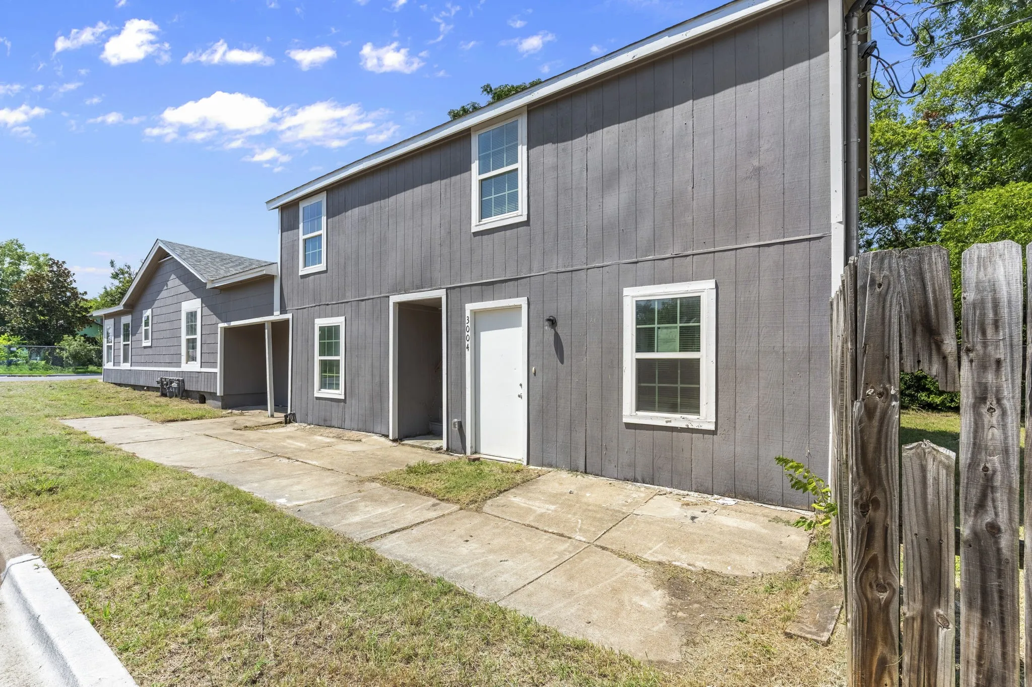 Quadruplex For Sale in Mc Lennan County , 2601-2603 Summer Avenue, Waco, Texas 76708, 6 Bedrooms, 4 Bathrooms, Garage spaces, 0 Sqft, built in 1949, Price $360,000, mls#21340842, Real Estate Agent in Waco, Homes For Sale in Mc Lennan county, Homes For Sale in Waco, Realtor in Waco Texas, Real Estate Brokerage Independent Realty Texas, Luminita Cordes Realtor