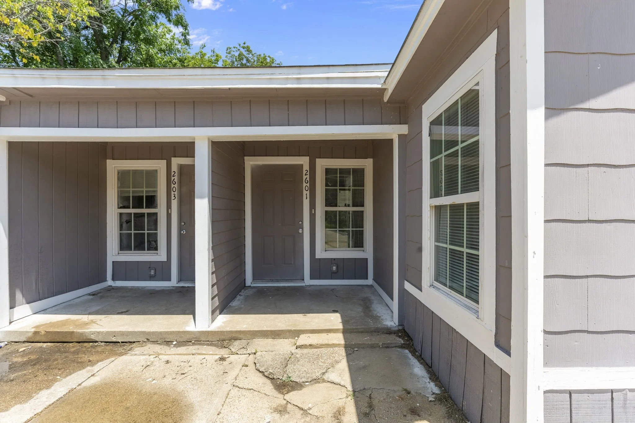Quadruplex For Sale in Mc Lennan County , 2601-2603 Summer Avenue, Waco, Texas 76708, 6 Bedrooms, 4 Bathrooms, Garage spaces, 0 Sqft, built in 1949, Price $360,000, mls#21340842, Real Estate Agent in Waco, Homes For Sale in Mc Lennan county, Homes For Sale in Waco, Realtor in Waco Texas, Real Estate Brokerage Independent Realty Texas, Luminita Cordes Realtor