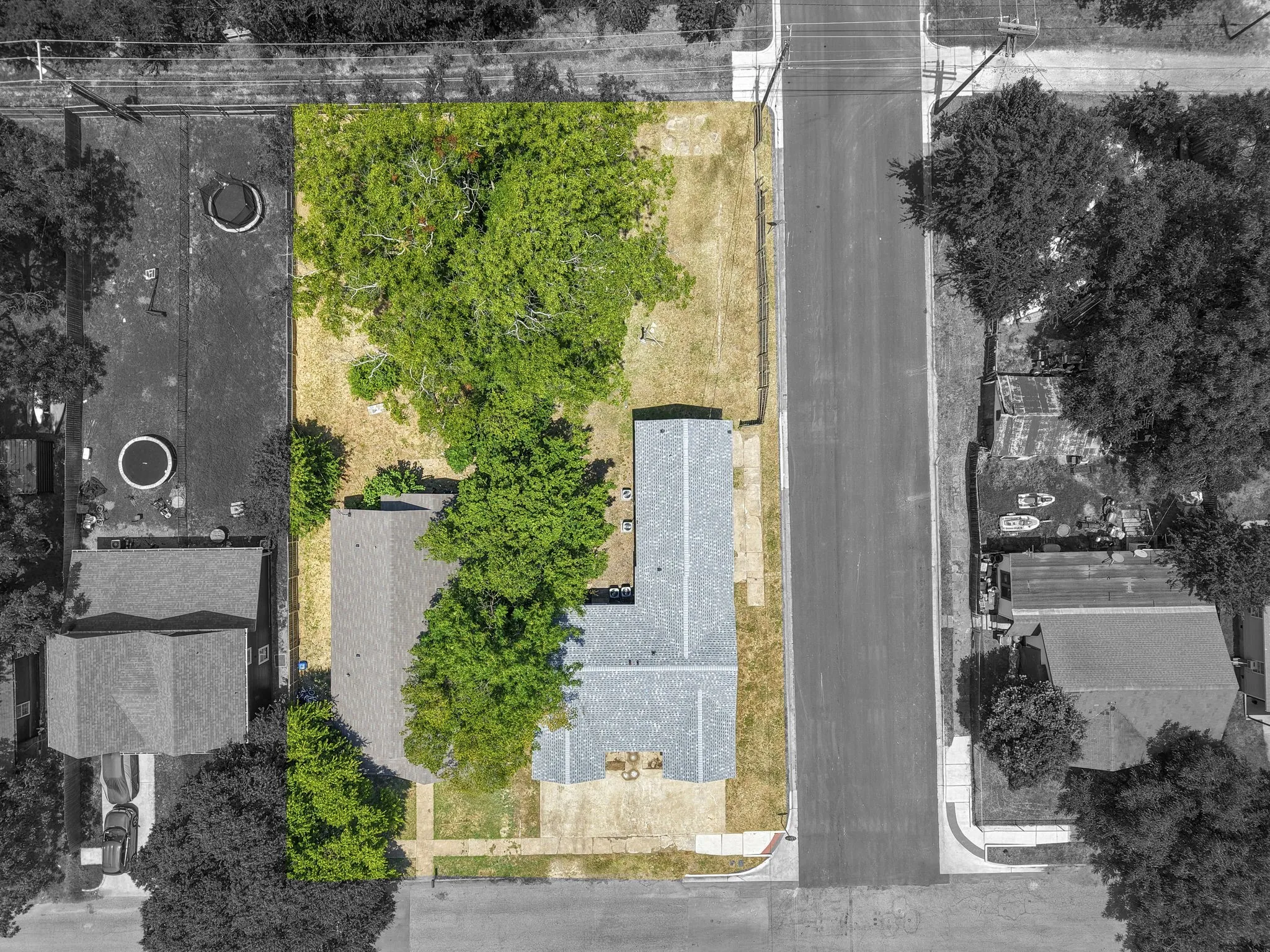 Quadruplex For Sale in Mc Lennan County , 2601-2603 Summer Avenue, Waco, Texas 76708, 6 Bedrooms, 4 Bathrooms, Garage spaces, 0 Sqft, built in 1949, Price $360,000, mls#21340842, Real Estate Agent in Waco, Homes For Sale in Mc Lennan county, Homes For Sale in Waco, Realtor in Waco Texas, Real Estate Brokerage Independent Realty Texas, Luminita Cordes Realtor
