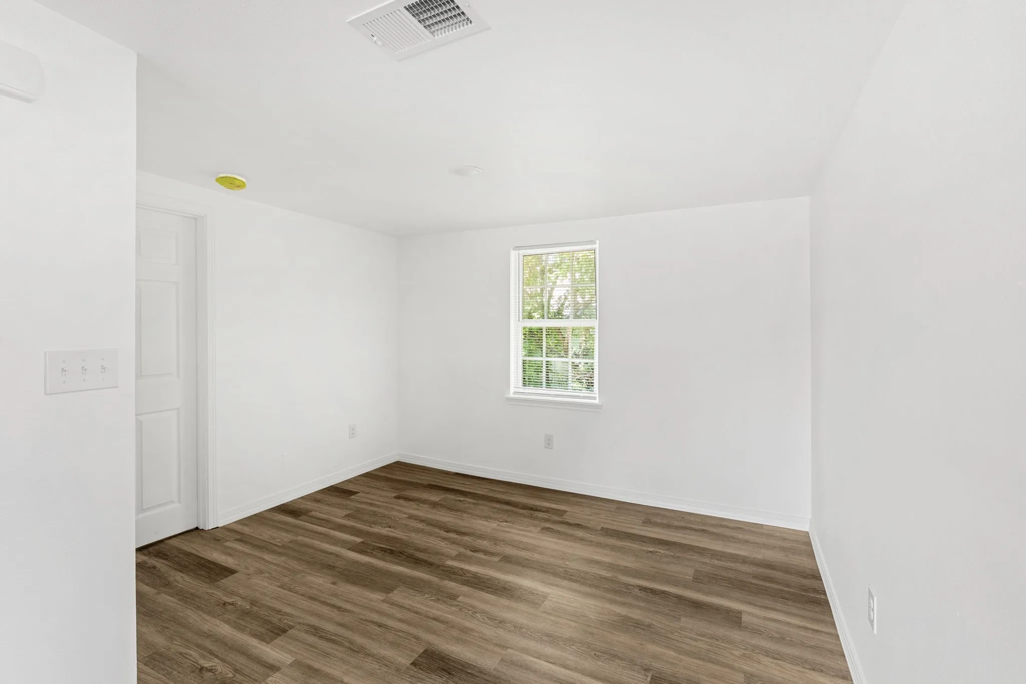 Quadruplex For Sale in Mc Lennan County , 2601-2603 Summer Avenue, Waco, Texas 76708, 6 Bedrooms, 4 Bathrooms, Garage spaces, 0 Sqft, built in 1949, Price $360,000, mls#21340842, Real Estate Agent in Waco, Homes For Sale in Mc Lennan county, Homes For Sale in Waco, Realtor in Waco Texas, Real Estate Brokerage Independent Realty Texas, Luminita Cordes Realtor