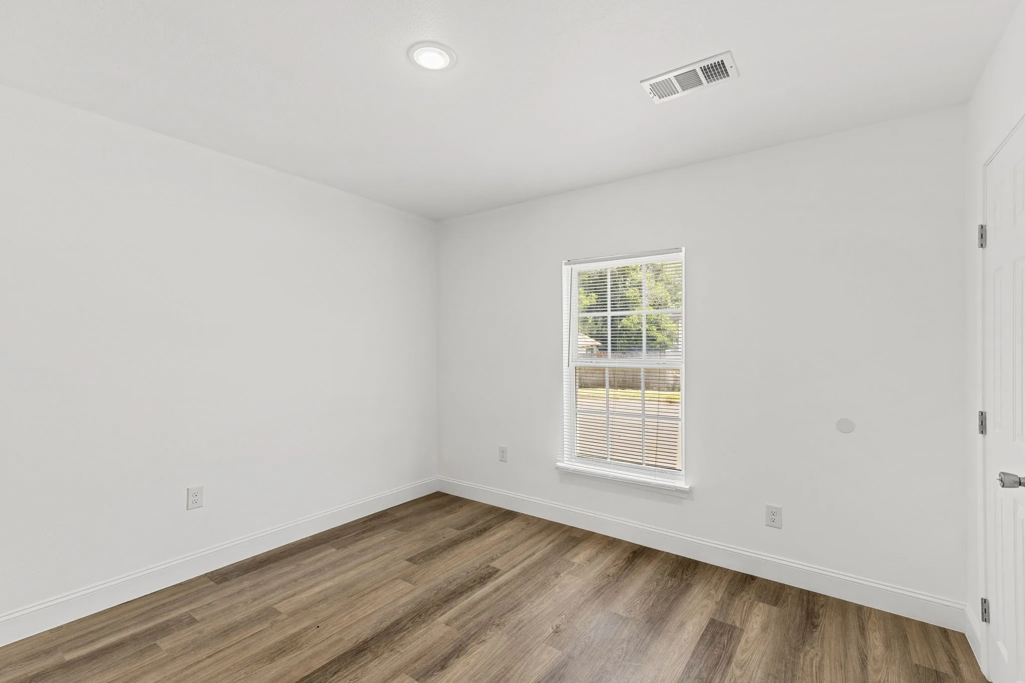 Quadruplex For Sale in Mc Lennan County , 2601-2603 Summer Avenue, Waco, Texas 76708, 6 Bedrooms, 4 Bathrooms, Garage spaces, 0 Sqft, built in 1949, Price $360,000, mls#21340842, Real Estate Agent in Waco, Homes For Sale in Mc Lennan county, Homes For Sale in Waco, Realtor in Waco Texas, Real Estate Brokerage Independent Realty Texas, Luminita Cordes Realtor