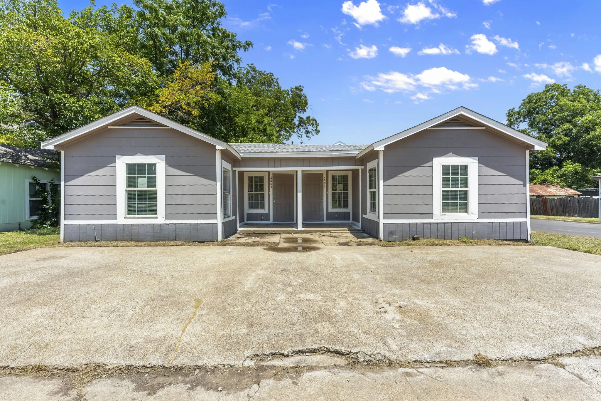 Quadruplex For Sale in Mc Lennan County , 2601-2603 Summer Avenue, Waco, Texas 76708, 6 Bedrooms, 4 Bathrooms, Garage spaces, 0 Sqft, built in 1949, Price $360,000, mls#21340842, Real Estate Agent in Waco, Homes For Sale in Mc Lennan county, Homes For Sale in Waco, Realtor in Waco Texas, Real Estate Brokerage Independent Realty Texas, Luminita Cordes Realtor