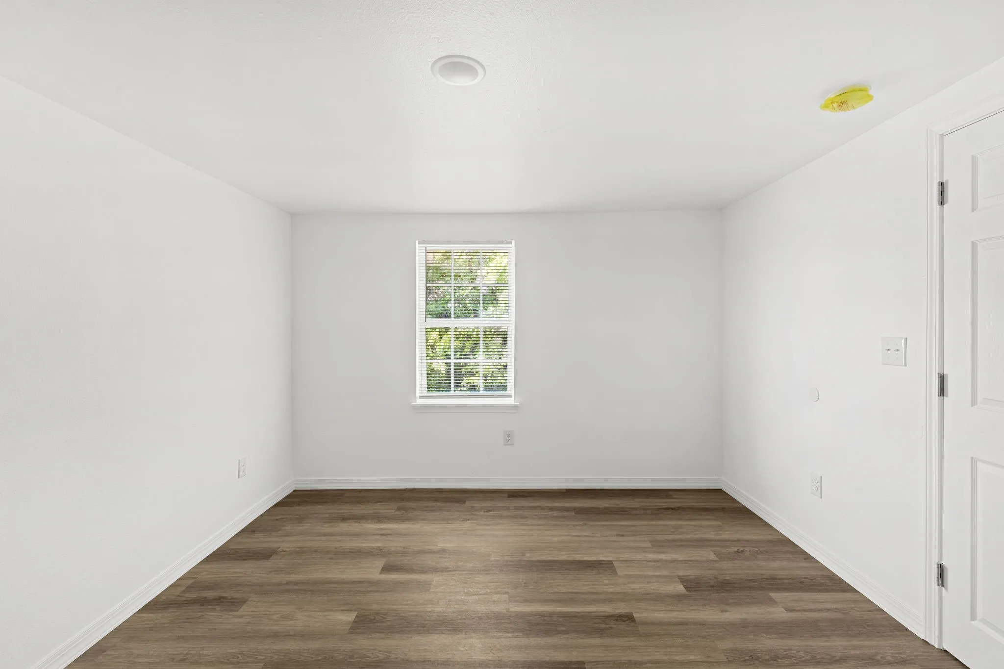 Quadruplex For Sale in Mc Lennan County , 2601-2603 Summer Avenue, Waco, Texas 76708, 6 Bedrooms, 4 Bathrooms, Garage spaces, 0 Sqft, built in 1949, Price $360,000, mls#21340842, Real Estate Agent in Waco, Homes For Sale in Mc Lennan county, Homes For Sale in Waco, Realtor in Waco Texas, Real Estate Brokerage Independent Realty Texas, Luminita Cordes Realtor