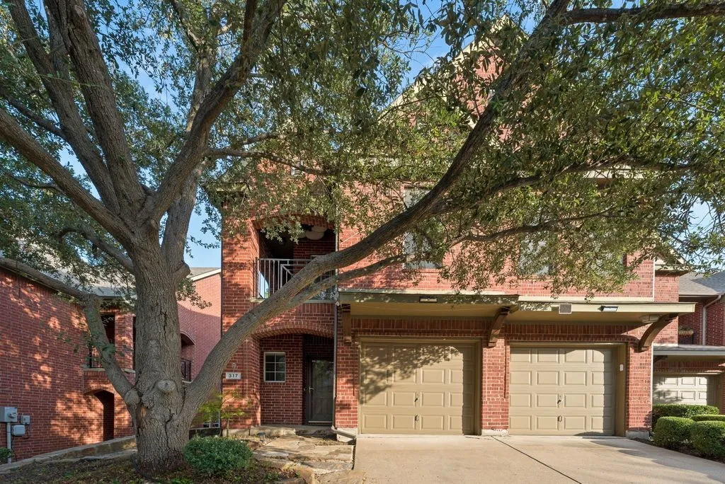 Townhouse For Rent in Collin County , 317 Gershwin Way, Mc Kinney, Texas 75072, 4 Bedroom, 4 Bathroom, 2 Garage spaces, 2,715 Sqft, built in 2003, mls#21349614, Real Estate Agent in Mc Kinney, Homes For Rent in Collin county, Homes For Rent in Mc Kinney, Realtor in Mc Kinney Texas, Real Estate Brokerage Independent Realty Texas, Luminita Cordes Realtor