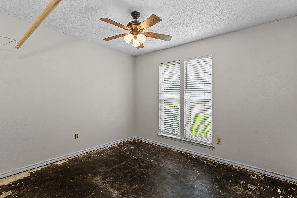 Single Family Residence For Sale in Tarrant County , 223 Countryside Drive, Arlington, Texas 76014, 3 Bedroom, 2 Bathroom, 2 Garage spaces, 1,218 Sqft, built in 1976, mls#21349620, Real Estate Agent in Arlington, Homes For Sale in Tarrant county, Homes For Sale in Arlington, Realtor in Arlington Texas, Real Estate Brokerage Independent Realty Texas, Luminita Cordes Realtor