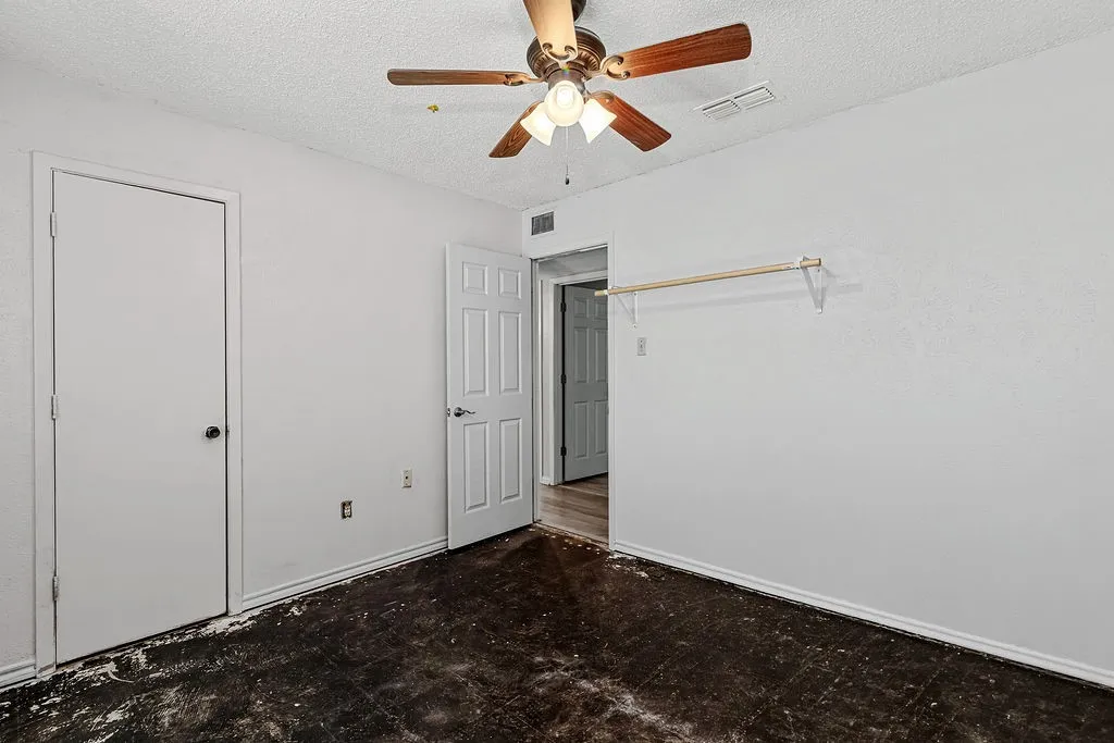 Single Family Residence For Sale in Tarrant County , 223 Countryside Drive, Arlington, Texas 76014, 3 Bedroom, 2 Bathroom, 2 Garage spaces, 1,218 Sqft, built in 1976, mls#21349620, Real Estate Agent in Arlington, Homes For Sale in Tarrant county, Homes For Sale in Arlington, Realtor in Arlington Texas, Real Estate Brokerage Independent Realty Texas, Luminita Cordes Realtor