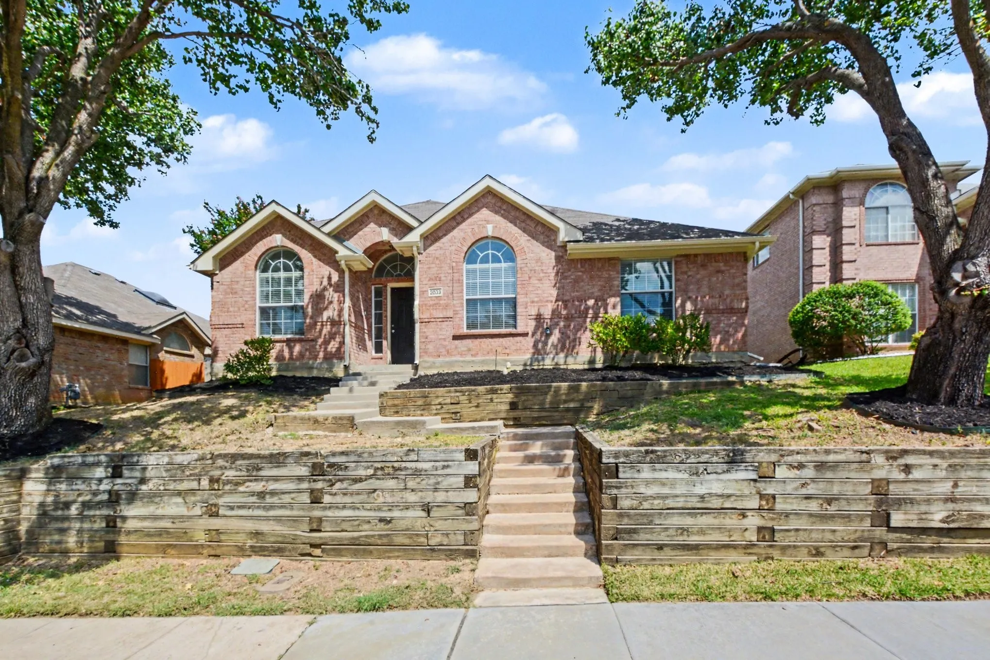 Single Family Residence For Sale in Denton County , 2033 Piedmont Drive, Lewisville, Texas 75067, 3 Bedroom, 2 Bathroom, 2 Garage spaces, 1,869 Sqft, built in 1999, mls#21347166, Real Estate Agent in Lewisville, Homes For Sale in Denton county, Homes For Sale in Lewisville, Realtor in Lewisville Texas, Real Estate Brokerage Independent Realty Texas, Luminita Cordes Realtor