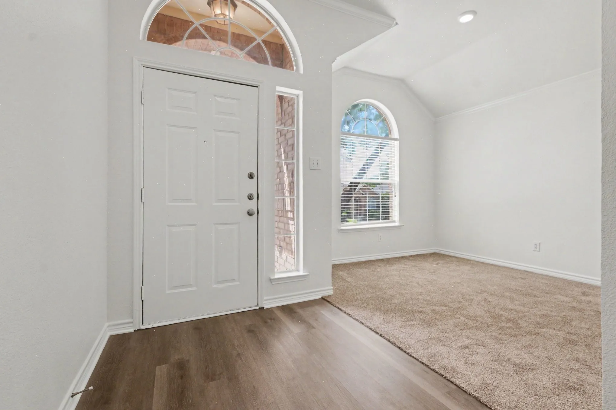 Single Family Residence For Sale in Denton County , 2033 Piedmont Drive, Lewisville, Texas 75067, 3 Bedroom, 2 Bathroom, 2 Garage spaces, 1,869 Sqft, built in 1999, mls#21347166, Real Estate Agent in Lewisville, Homes For Sale in Denton county, Homes For Sale in Lewisville, Realtor in Lewisville Texas, Real Estate Brokerage Independent Realty Texas, Luminita Cordes Realtor