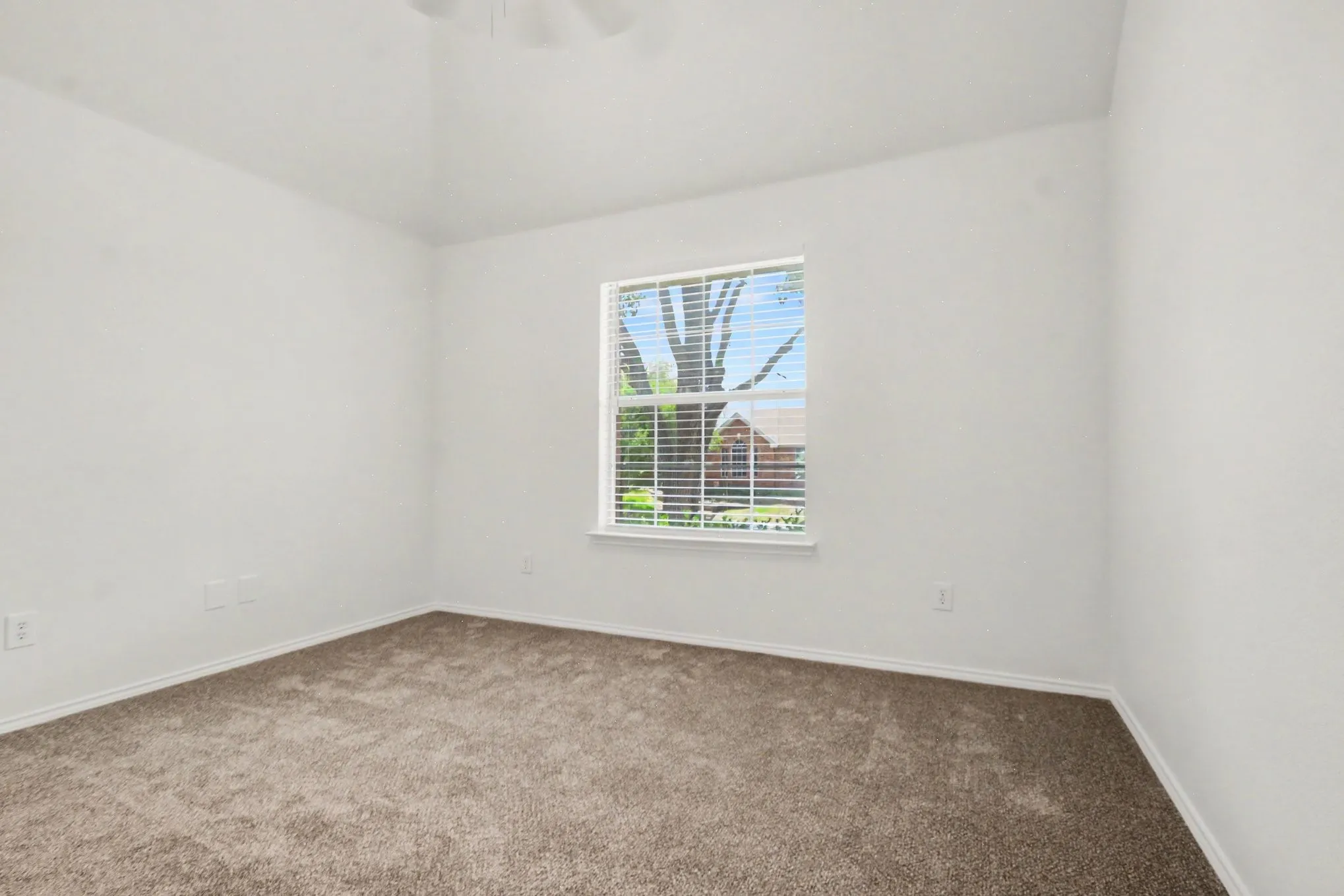Single Family Residence For Sale in Denton County , 2033 Piedmont Drive, Lewisville, Texas 75067, 3 Bedroom, 2 Bathroom, 2 Garage spaces, 1,869 Sqft, built in 1999, mls#21347166, Real Estate Agent in Lewisville, Homes For Sale in Denton county, Homes For Sale in Lewisville, Realtor in Lewisville Texas, Real Estate Brokerage Independent Realty Texas, Luminita Cordes Realtor