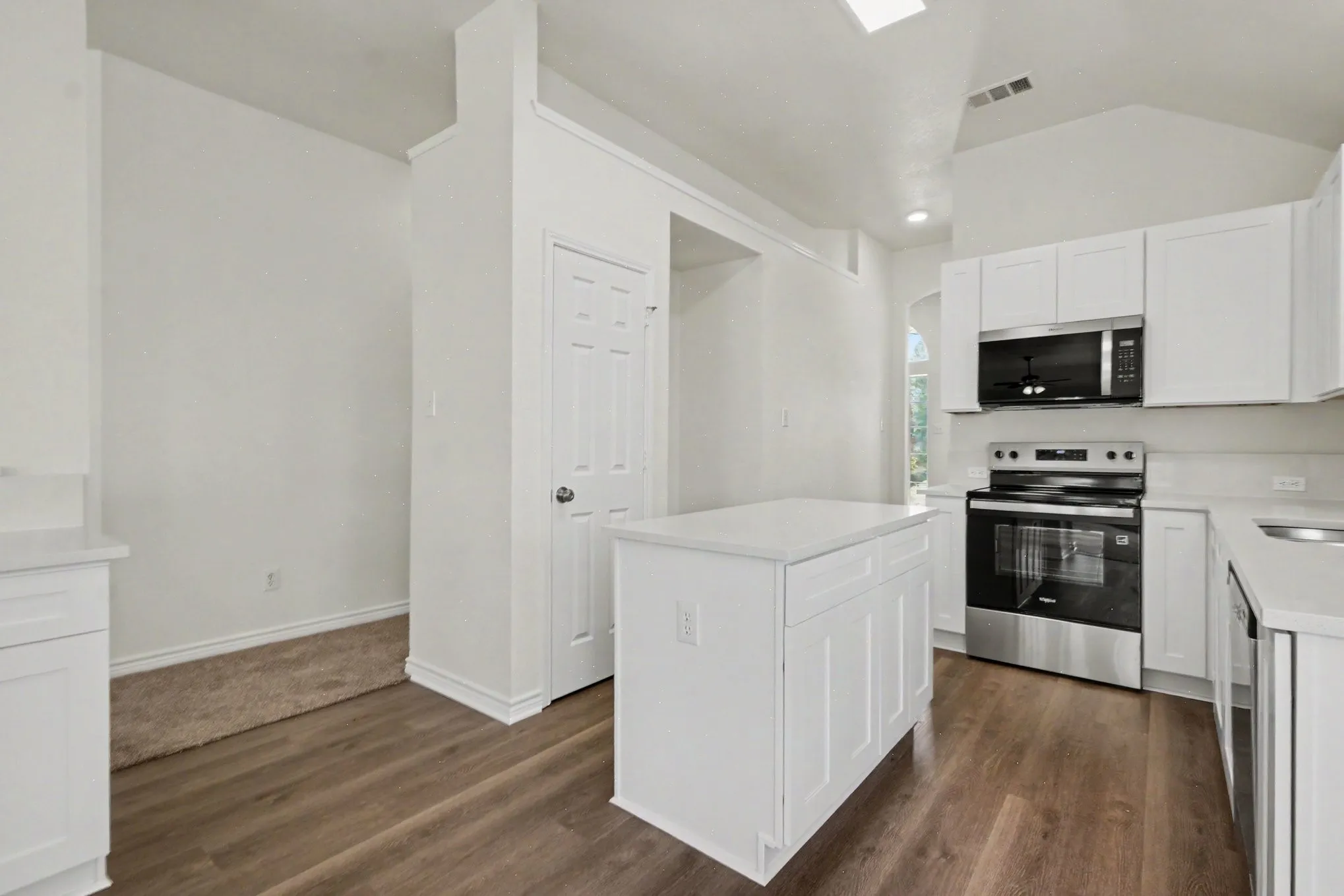 Single Family Residence For Sale in Denton County , 2033 Piedmont Drive, Lewisville, Texas 75067, 3 Bedroom, 2 Bathroom, 2 Garage spaces, 1,869 Sqft, built in 1999, mls#21347166, Real Estate Agent in Lewisville, Homes For Sale in Denton county, Homes For Sale in Lewisville, Realtor in Lewisville Texas, Real Estate Brokerage Independent Realty Texas, Luminita Cordes Realtor