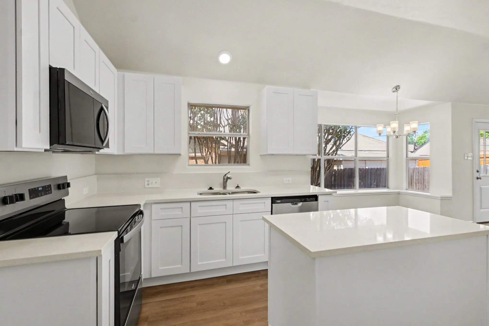 Single Family Residence For Sale in Denton County , 2033 Piedmont Drive, Lewisville, Texas 75067, 3 Bedroom, 2 Bathroom, 2 Garage spaces, 1,869 Sqft, built in 1999, mls#21347166, Real Estate Agent in Lewisville, Homes For Sale in Denton county, Homes For Sale in Lewisville, Realtor in Lewisville Texas, Real Estate Brokerage Independent Realty Texas, Luminita Cordes Realtor