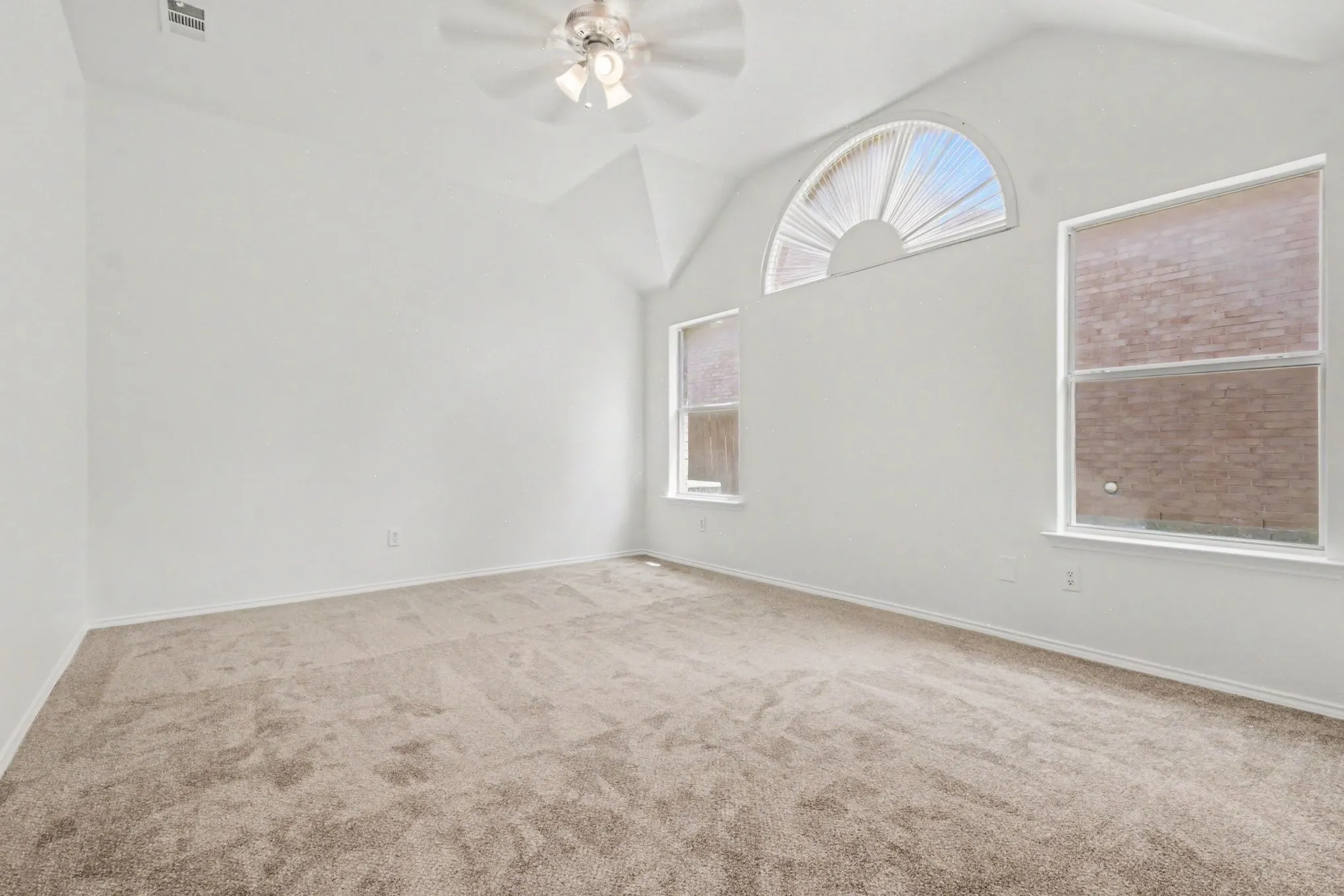 Single Family Residence For Sale in Denton County , 2033 Piedmont Drive, Lewisville, Texas 75067, 3 Bedroom, 2 Bathroom, 2 Garage spaces, 1,869 Sqft, built in 1999, mls#21347166, Real Estate Agent in Lewisville, Homes For Sale in Denton county, Homes For Sale in Lewisville, Realtor in Lewisville Texas, Real Estate Brokerage Independent Realty Texas, Luminita Cordes Realtor