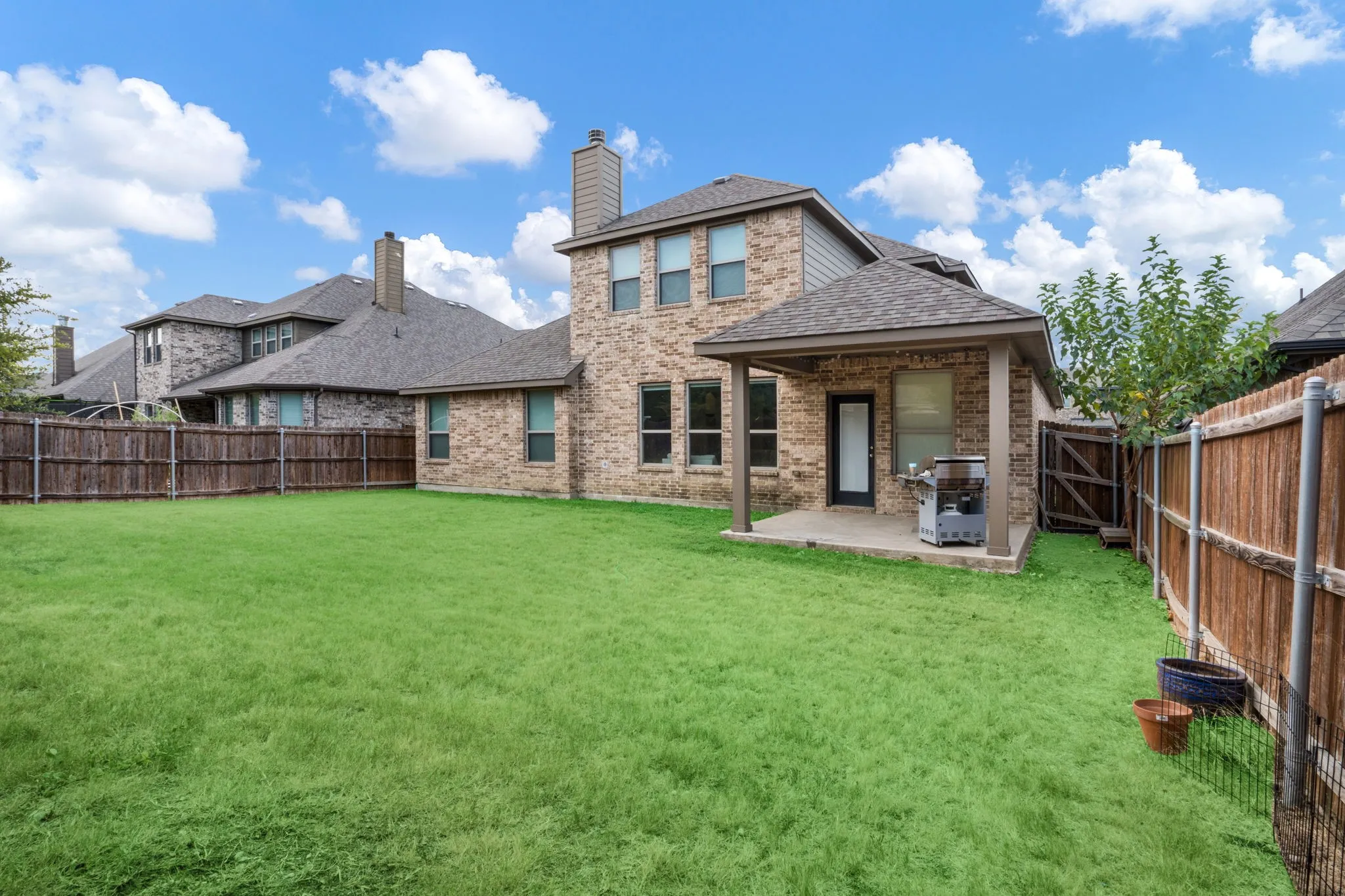 Single Family Residence For Sale in Ellis County , 329 Strait Lane, Waxahachie, Texas 75165, 4 Bedroom, 3 Bathroom, 2 Garage spaces, 2,650 Sqft, built in 2017, mls#21348879, Real Estate Agent in Waxahachie, Homes For Sale in Ellis county, Homes For Sale in Waxahachie, Realtor in Waxahachie Texas, Real Estate Brokerage Independent Realty Texas, Luminita Cordes Realtor