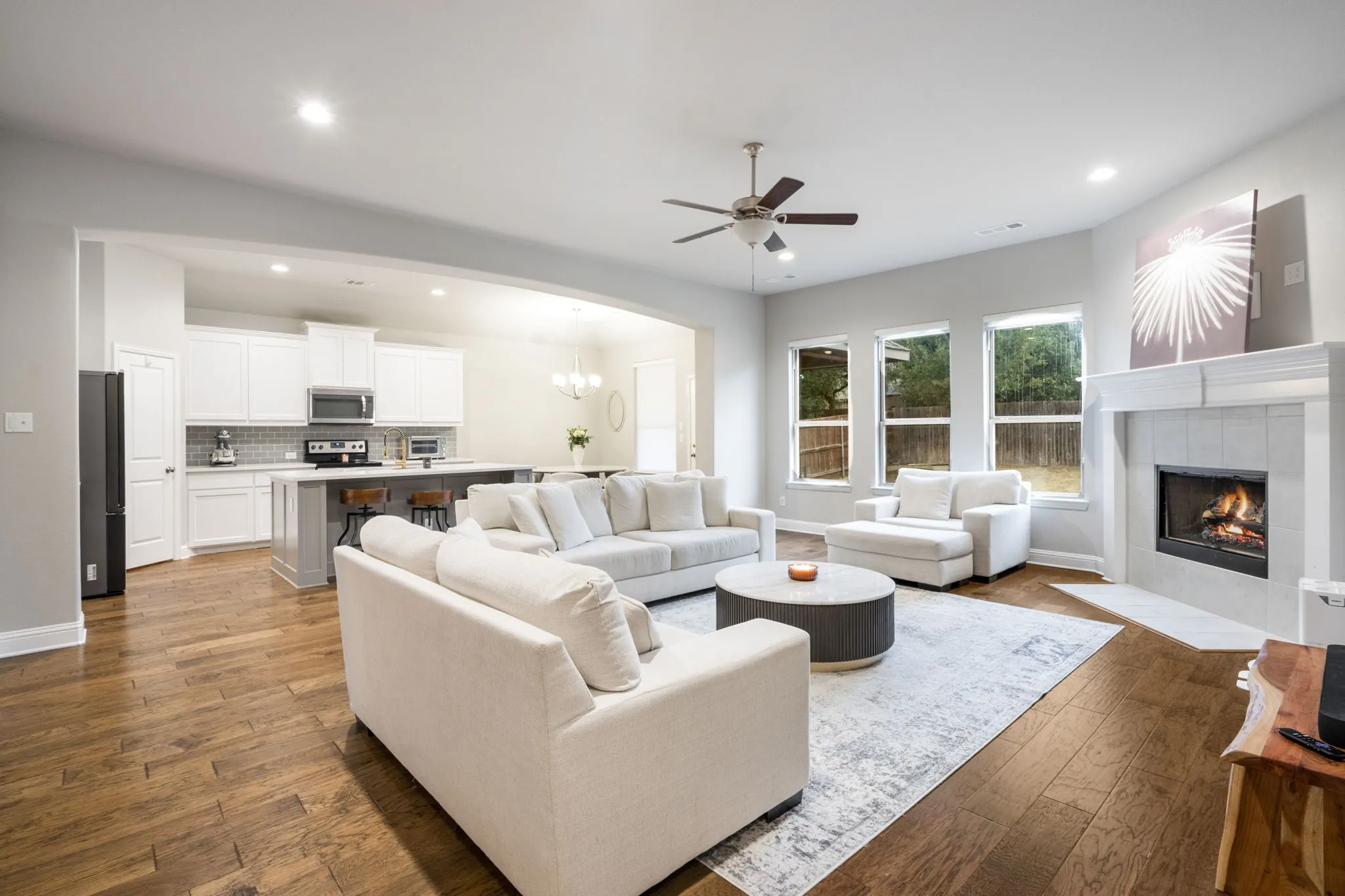 Single Family Residence For Sale in Ellis County , 329 Strait Lane, Waxahachie, Texas 75165, 4 Bedroom, 3 Bathroom, 2 Garage spaces, 2,650 Sqft, built in 2017, mls#21348879, Real Estate Agent in Waxahachie, Homes For Sale in Ellis county, Homes For Sale in Waxahachie, Realtor in Waxahachie Texas, Real Estate Brokerage Independent Realty Texas, Luminita Cordes Realtor
