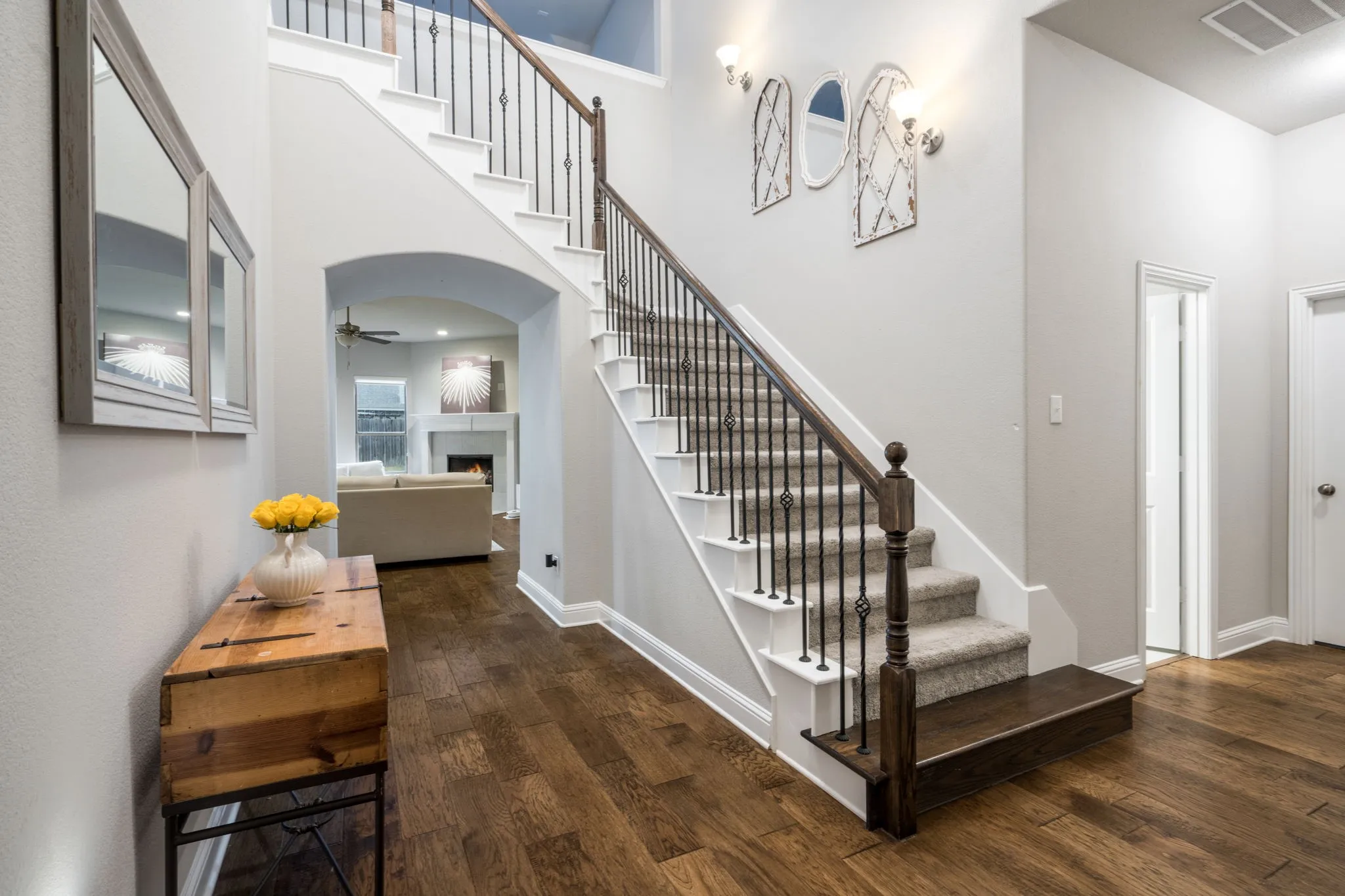 Single Family Residence For Sale in Ellis County , 329 Strait Lane, Waxahachie, Texas 75165, 4 Bedroom, 3 Bathroom, 2 Garage spaces, 2,650 Sqft, built in 2017, mls#21348879, Real Estate Agent in Waxahachie, Homes For Sale in Ellis county, Homes For Sale in Waxahachie, Realtor in Waxahachie Texas, Real Estate Brokerage Independent Realty Texas, Luminita Cordes Realtor