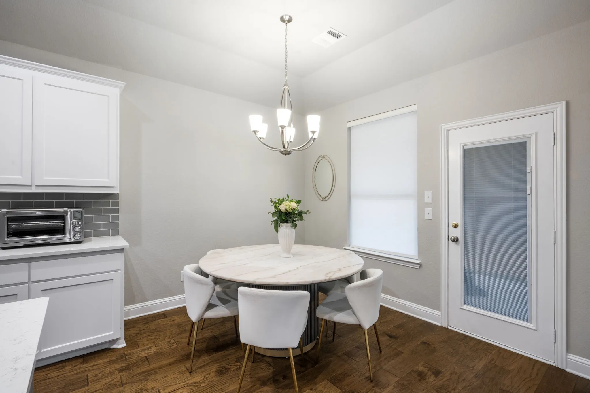 Single Family Residence For Sale in Ellis County , 329 Strait Lane, Waxahachie, Texas 75165, 4 Bedroom, 3 Bathroom, 2 Garage spaces, 2,650 Sqft, built in 2017, mls#21348879, Real Estate Agent in Waxahachie, Homes For Sale in Ellis county, Homes For Sale in Waxahachie, Realtor in Waxahachie Texas, Real Estate Brokerage Independent Realty Texas, Luminita Cordes Realtor