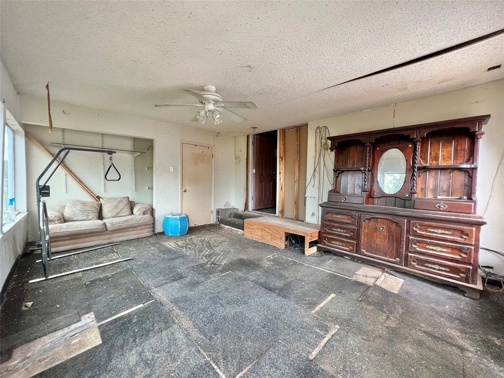 Single Family Residence For Sale in Rains County , 130 Calhoun Cove, East Tawakoni, Texas 75472, 3 Bedroom, 1 Bathroom, 2 Garage spaces, 1,515 Sqft, built in 1960, mls#21349642, Real Estate Agent in East Tawakoni, Homes For Sale in Rains county, Homes For Sale in East Tawakoni, Realtor in East Tawakoni Texas, Real Estate Brokerage Independent Realty Texas, Luminita Cordes Realtor