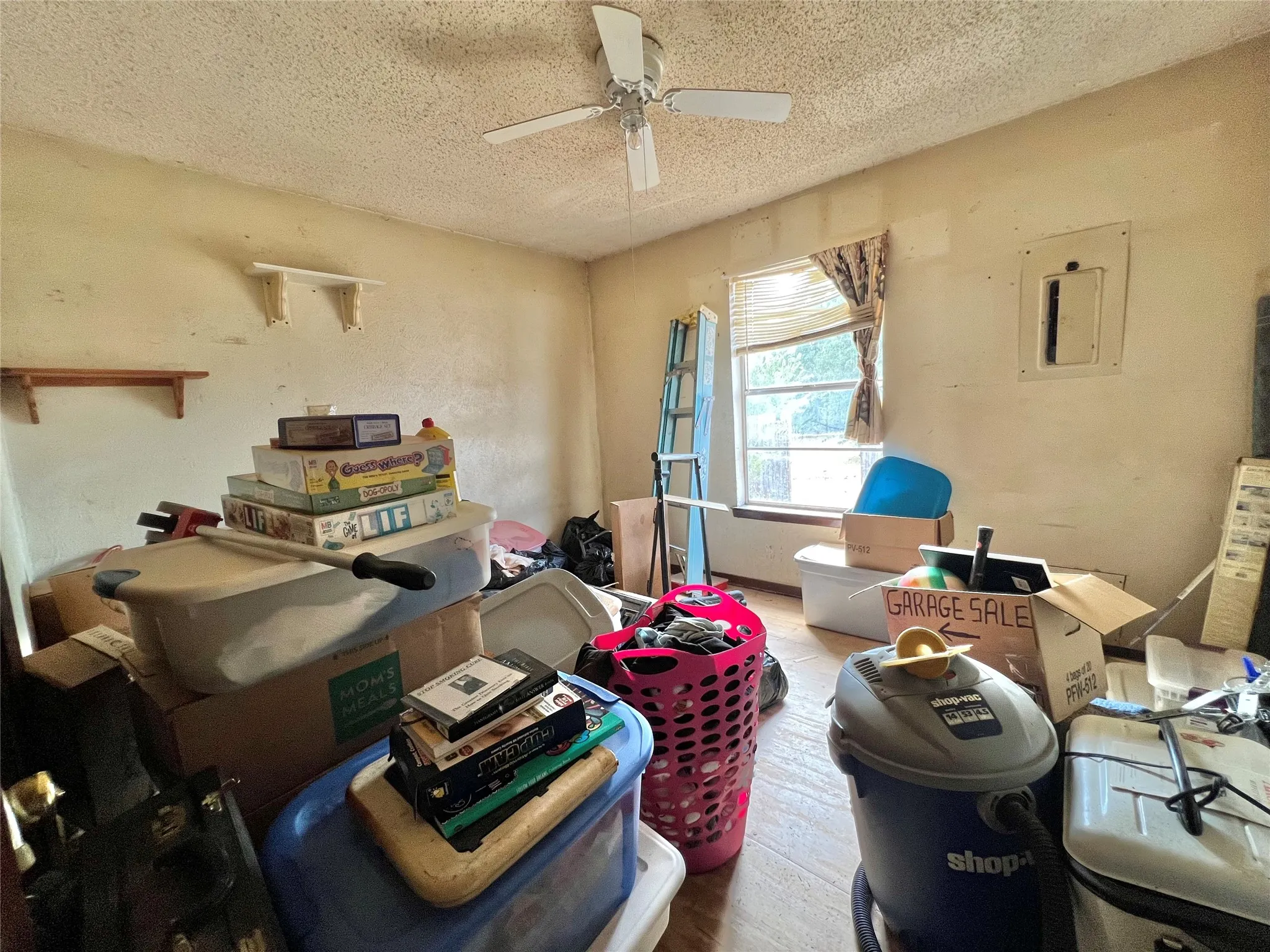 Single Family Residence For Sale in Rains County , 130 Calhoun Cove, East Tawakoni, Texas 75472, 3 Bedroom, 1 Bathroom, 2 Garage spaces, 1,515 Sqft, built in 1960, mls#21349642, Real Estate Agent in East Tawakoni, Homes For Sale in Rains county, Homes For Sale in East Tawakoni, Realtor in East Tawakoni Texas, Real Estate Brokerage Independent Realty Texas, Luminita Cordes Realtor
