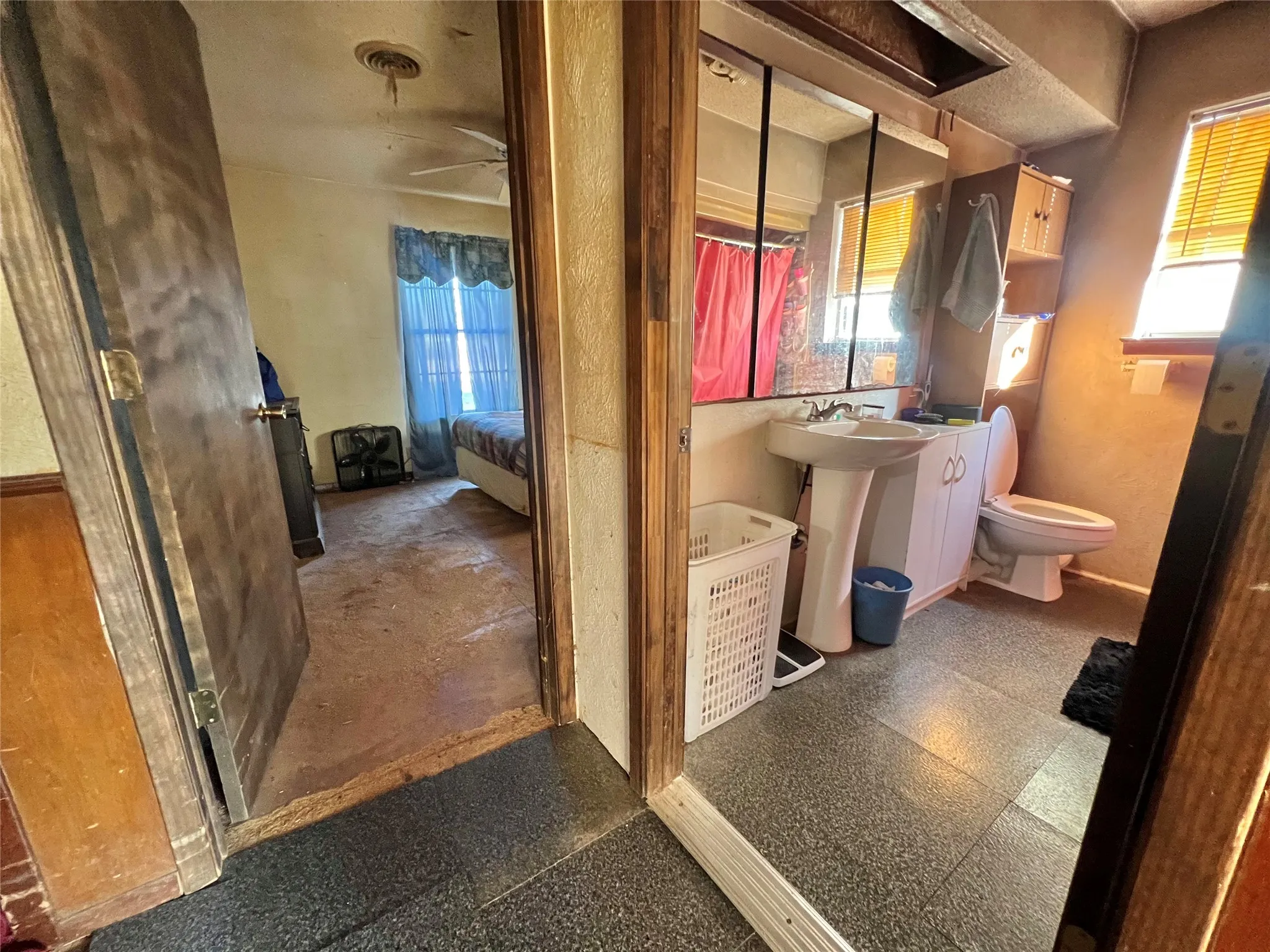 Single Family Residence For Sale in Rains County , 130 Calhoun Cove, East Tawakoni, Texas 75472, 3 Bedroom, 1 Bathroom, 2 Garage spaces, 1,515 Sqft, built in 1960, mls#21349642, Real Estate Agent in East Tawakoni, Homes For Sale in Rains county, Homes For Sale in East Tawakoni, Realtor in East Tawakoni Texas, Real Estate Brokerage Independent Realty Texas, Luminita Cordes Realtor