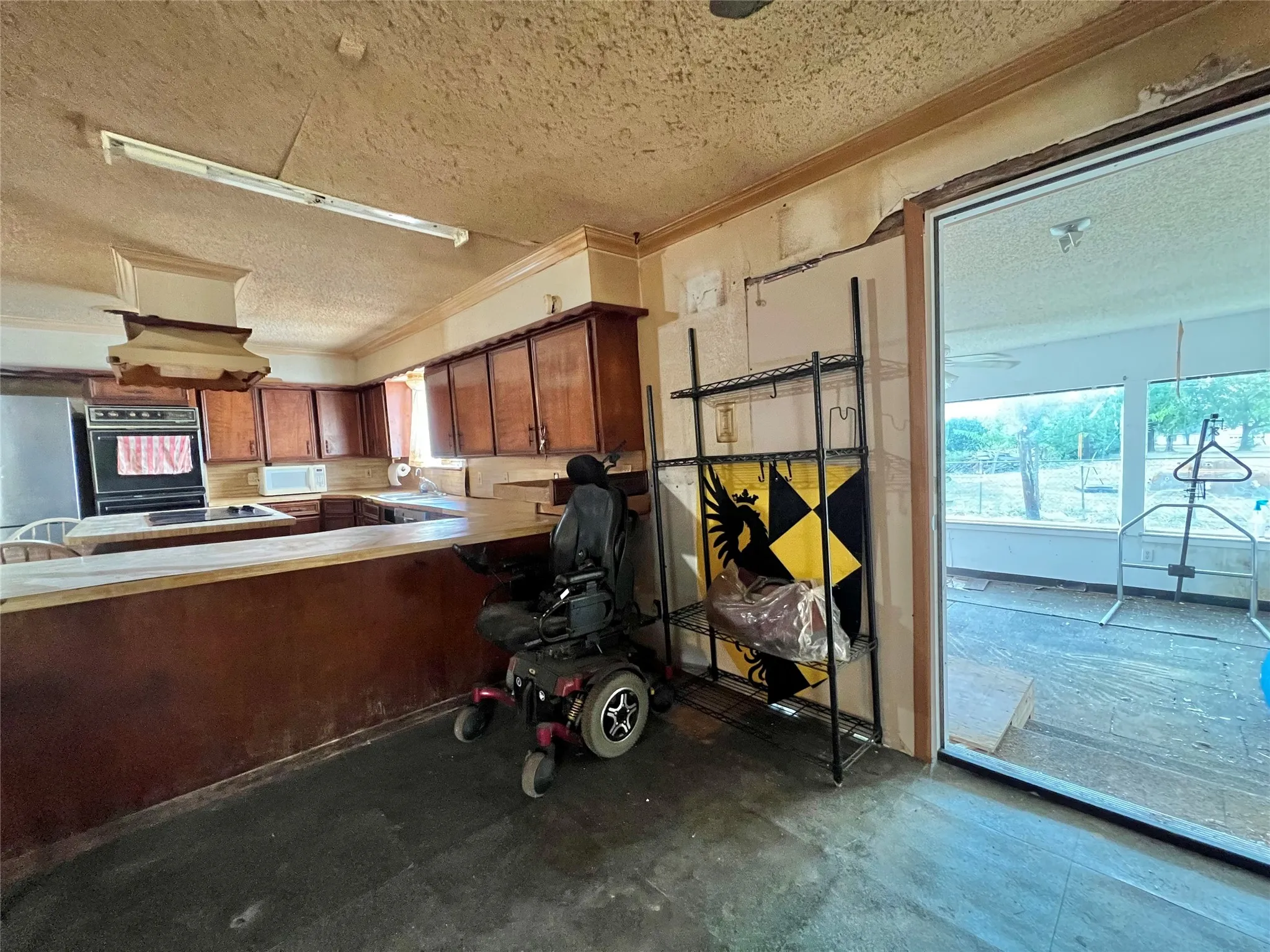 Single Family Residence For Sale in Rains County , 130 Calhoun Cove, East Tawakoni, Texas 75472, 3 Bedroom, 1 Bathroom, 2 Garage spaces, 1,515 Sqft, built in 1960, mls#21349642, Real Estate Agent in East Tawakoni, Homes For Sale in Rains county, Homes For Sale in East Tawakoni, Realtor in East Tawakoni Texas, Real Estate Brokerage Independent Realty Texas, Luminita Cordes Realtor